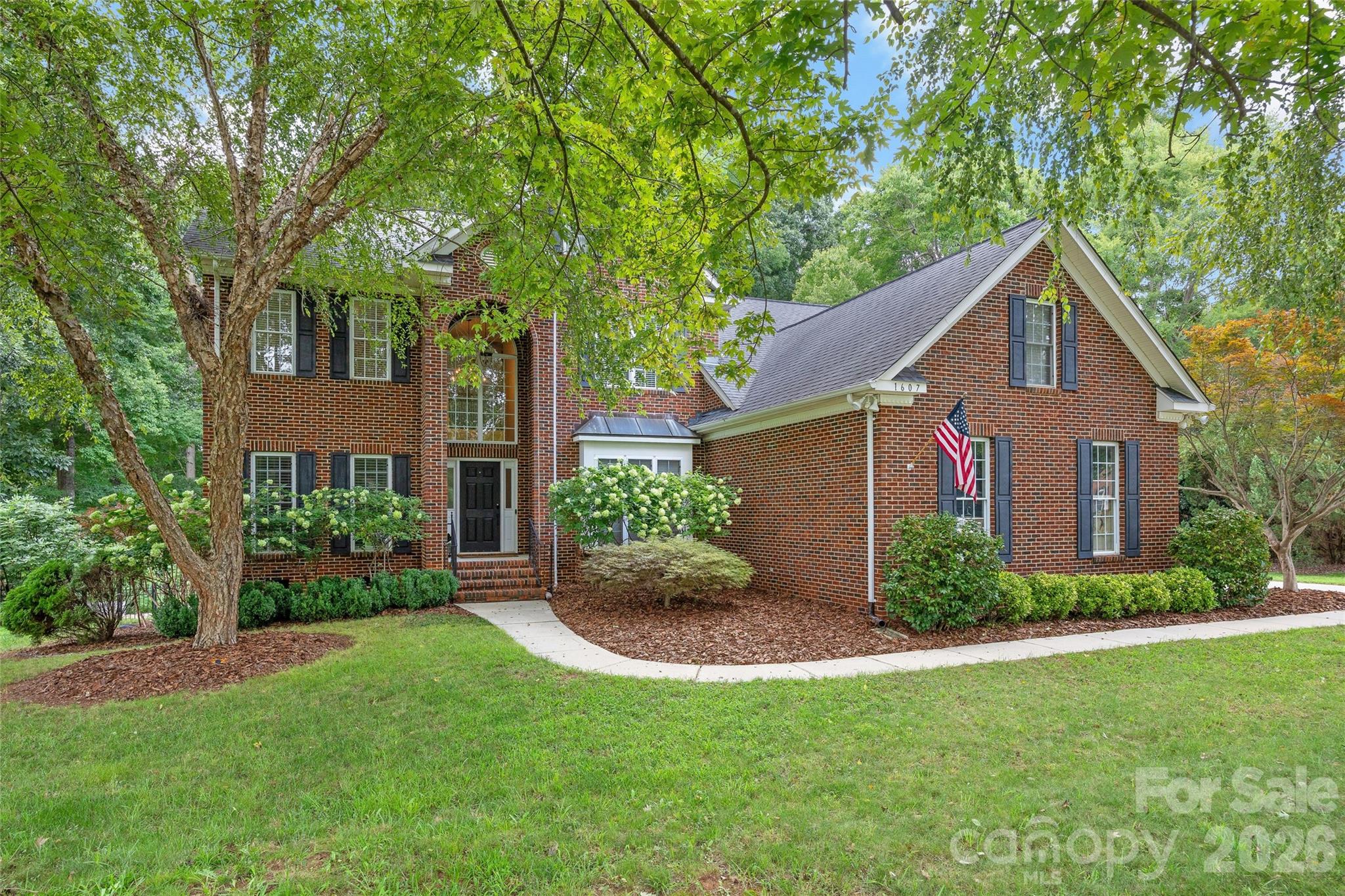 1607 Crestgate Drive — Waxhaw