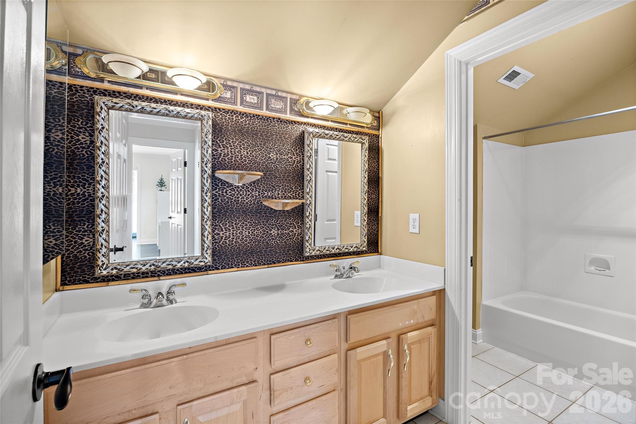 1607 Crestgate Drive — Waxhaw