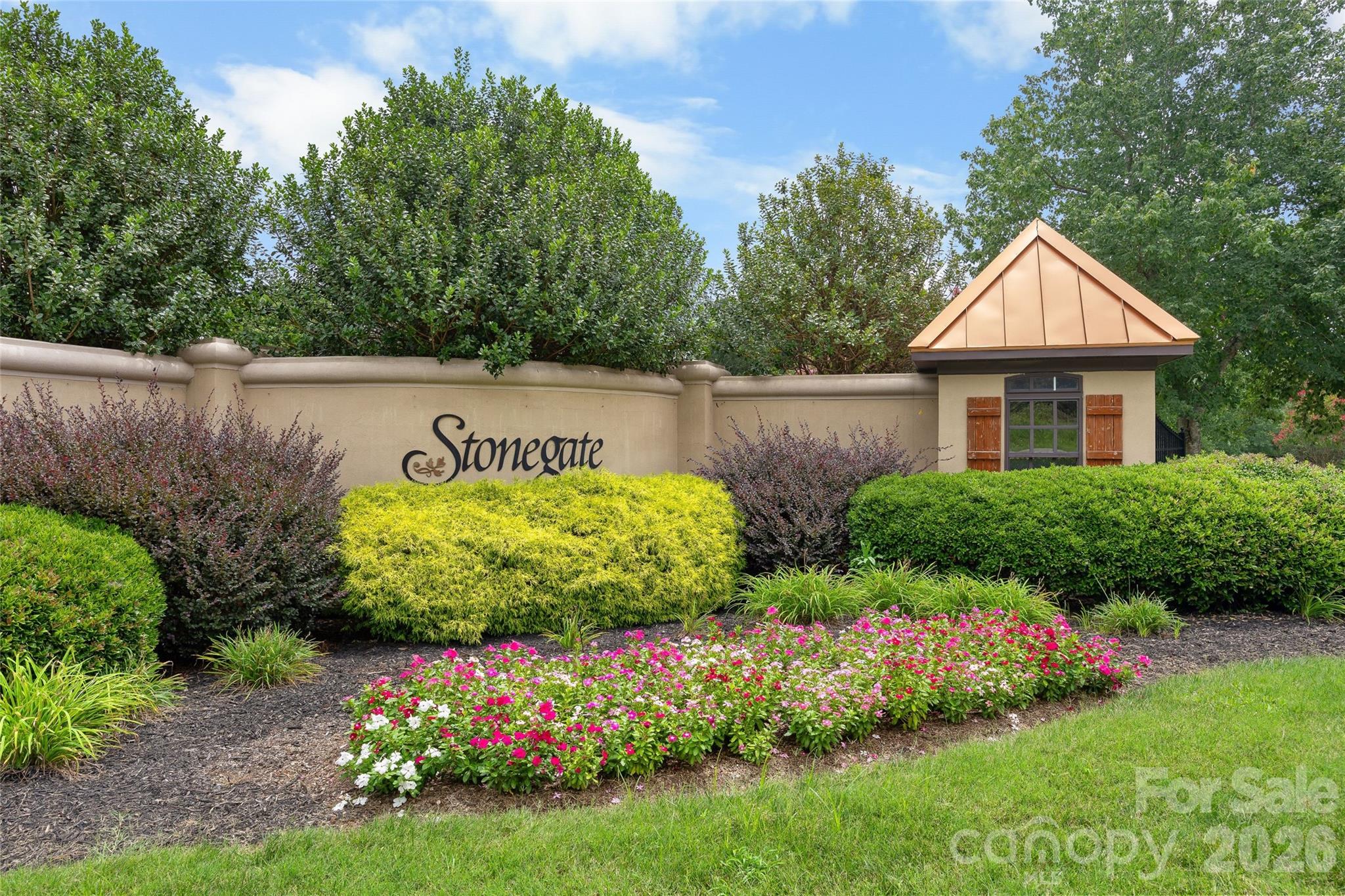 1607 Crestgate Drive — Waxhaw