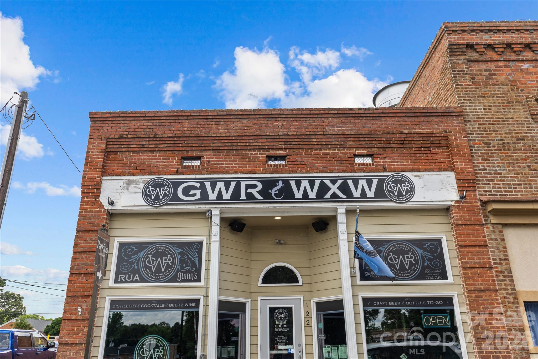1607 Crestgate Drive — Waxhaw