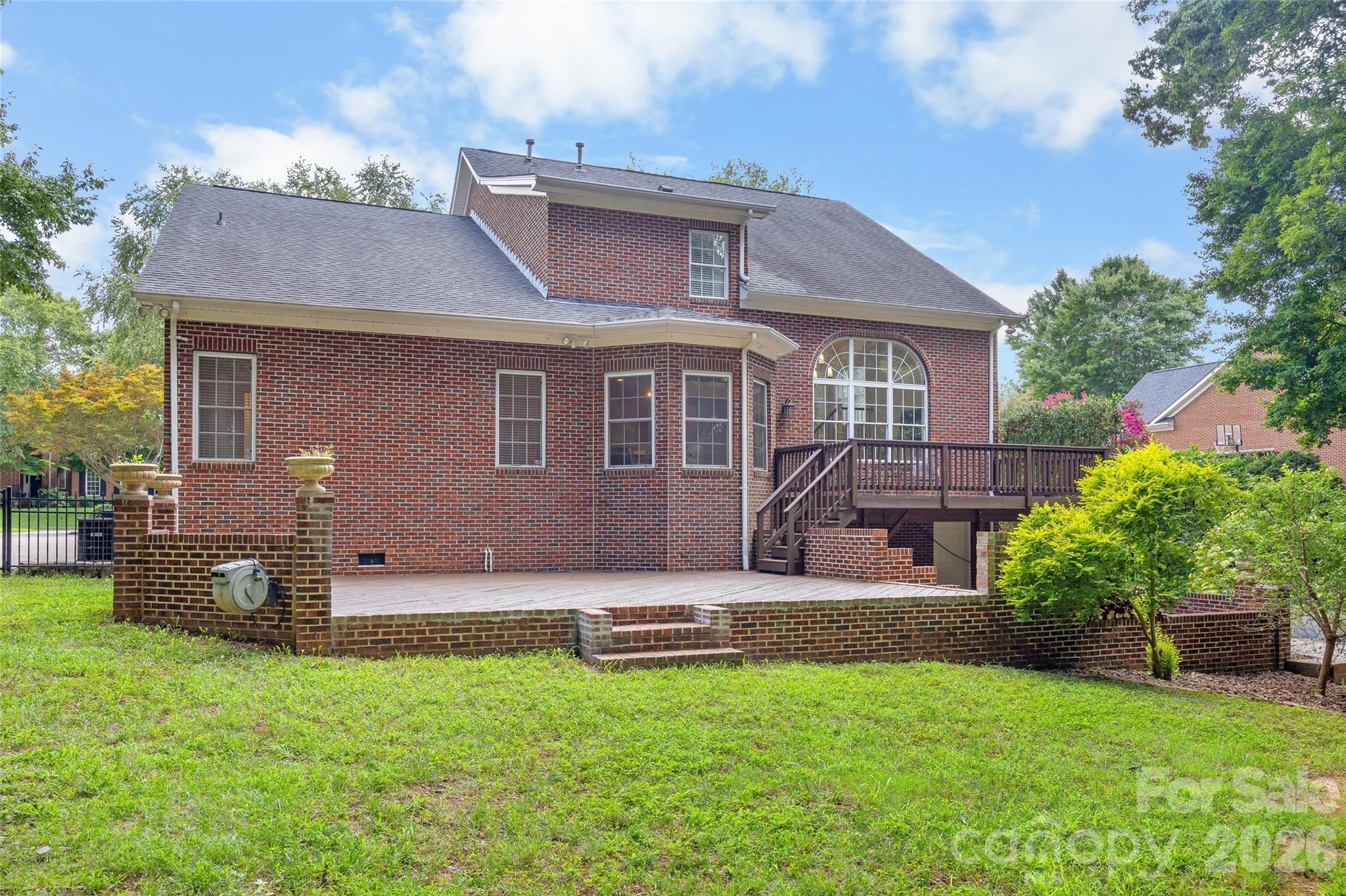 1607 Crestgate Drive — Waxhaw