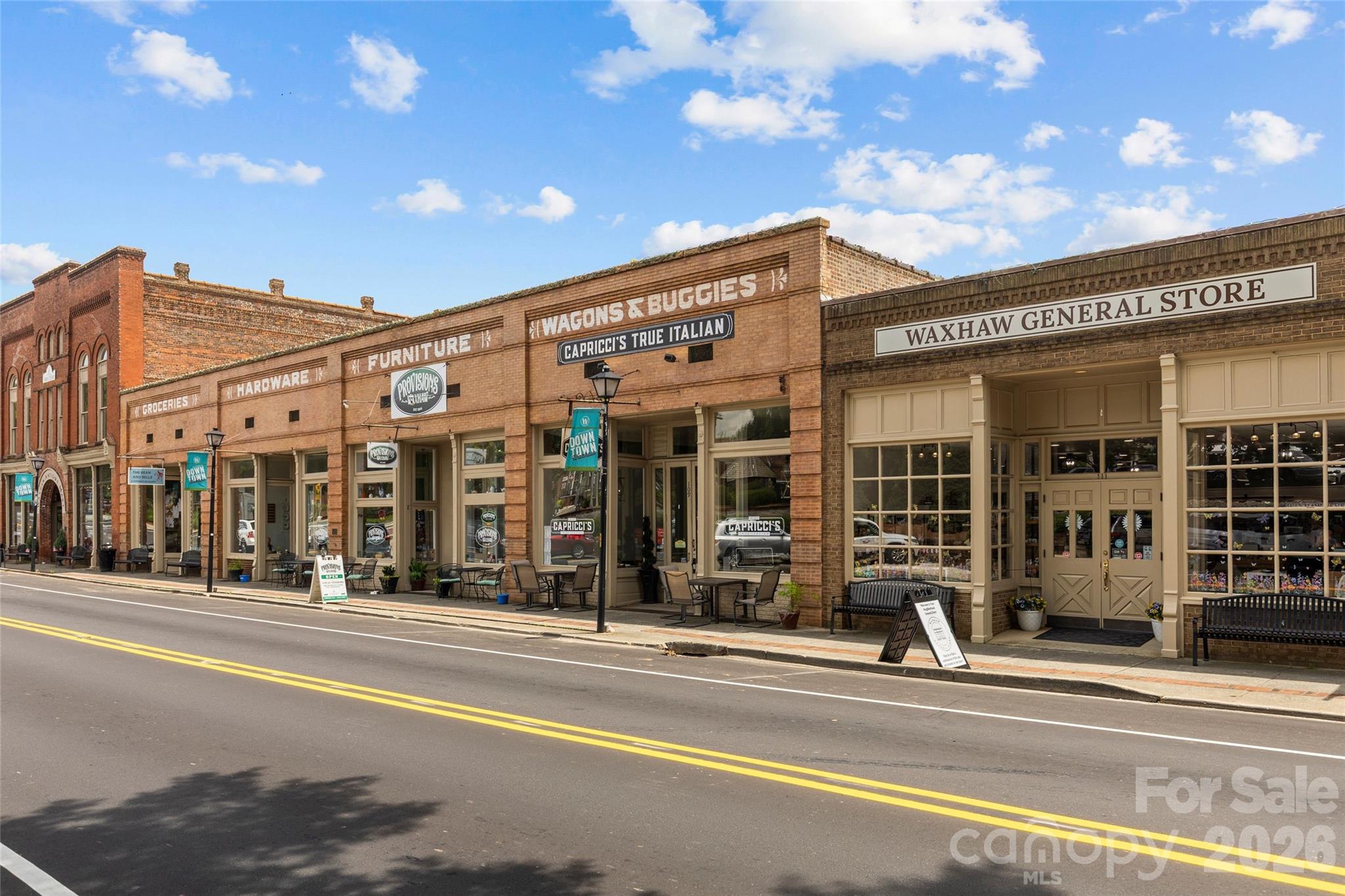 1607 Crestgate Drive — Waxhaw