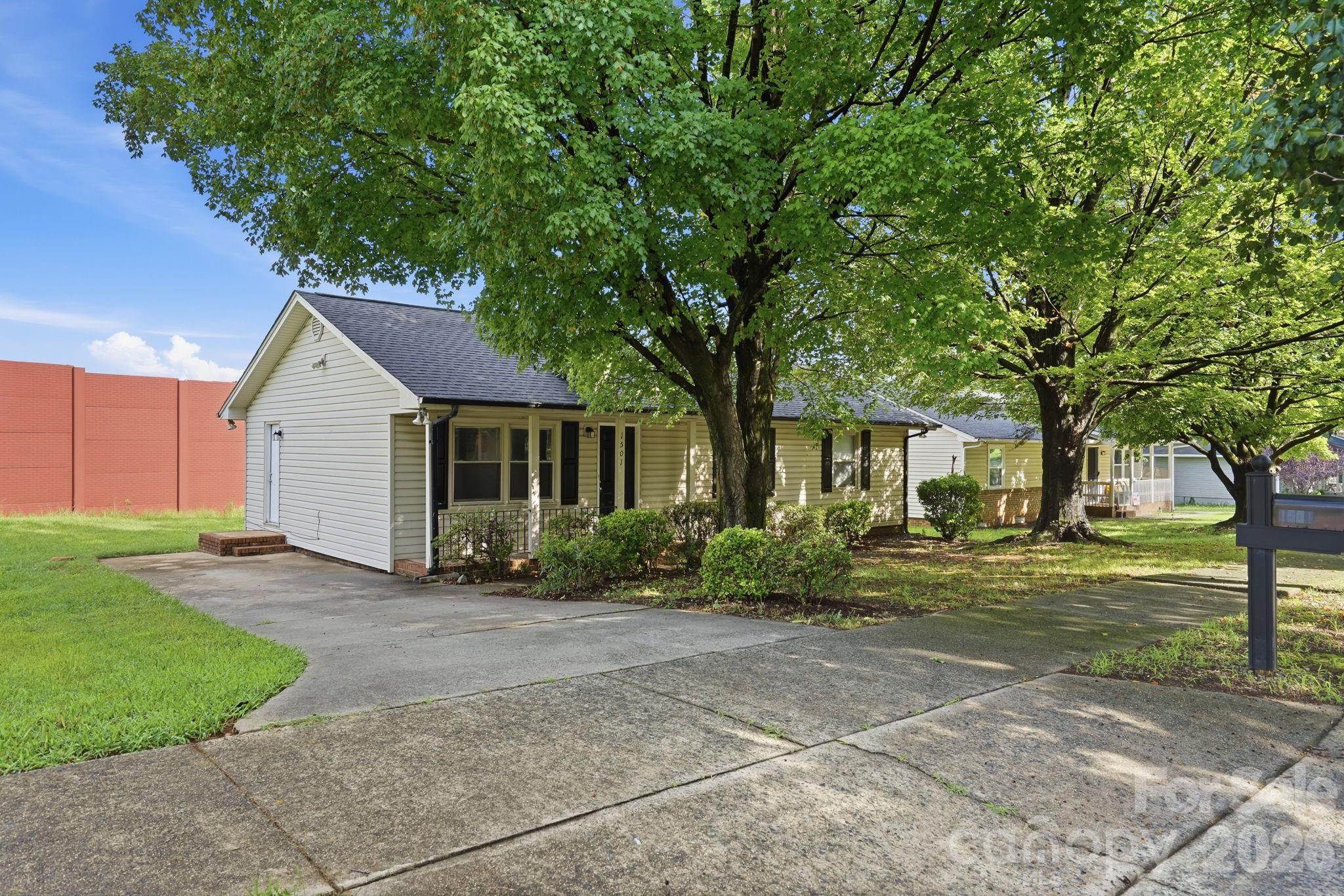 1501 Whisnant Street — Charlotte