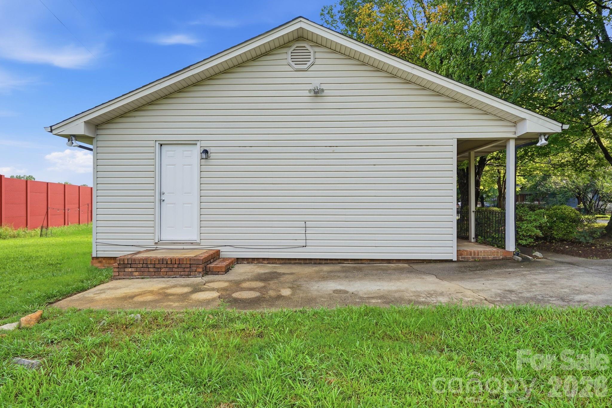 1501 Whisnant Street — Charlotte