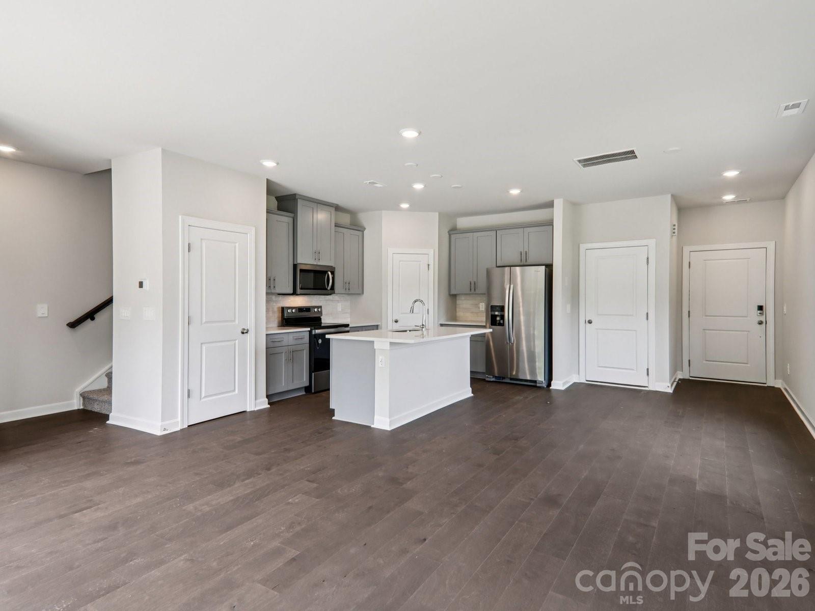 9049 Foggy Brook Loop — Charlotte