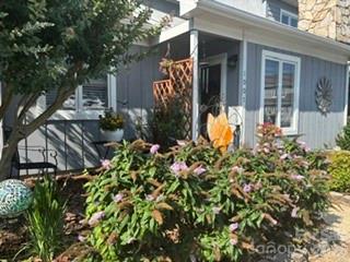 1007 21st Avenue NE — Hickory