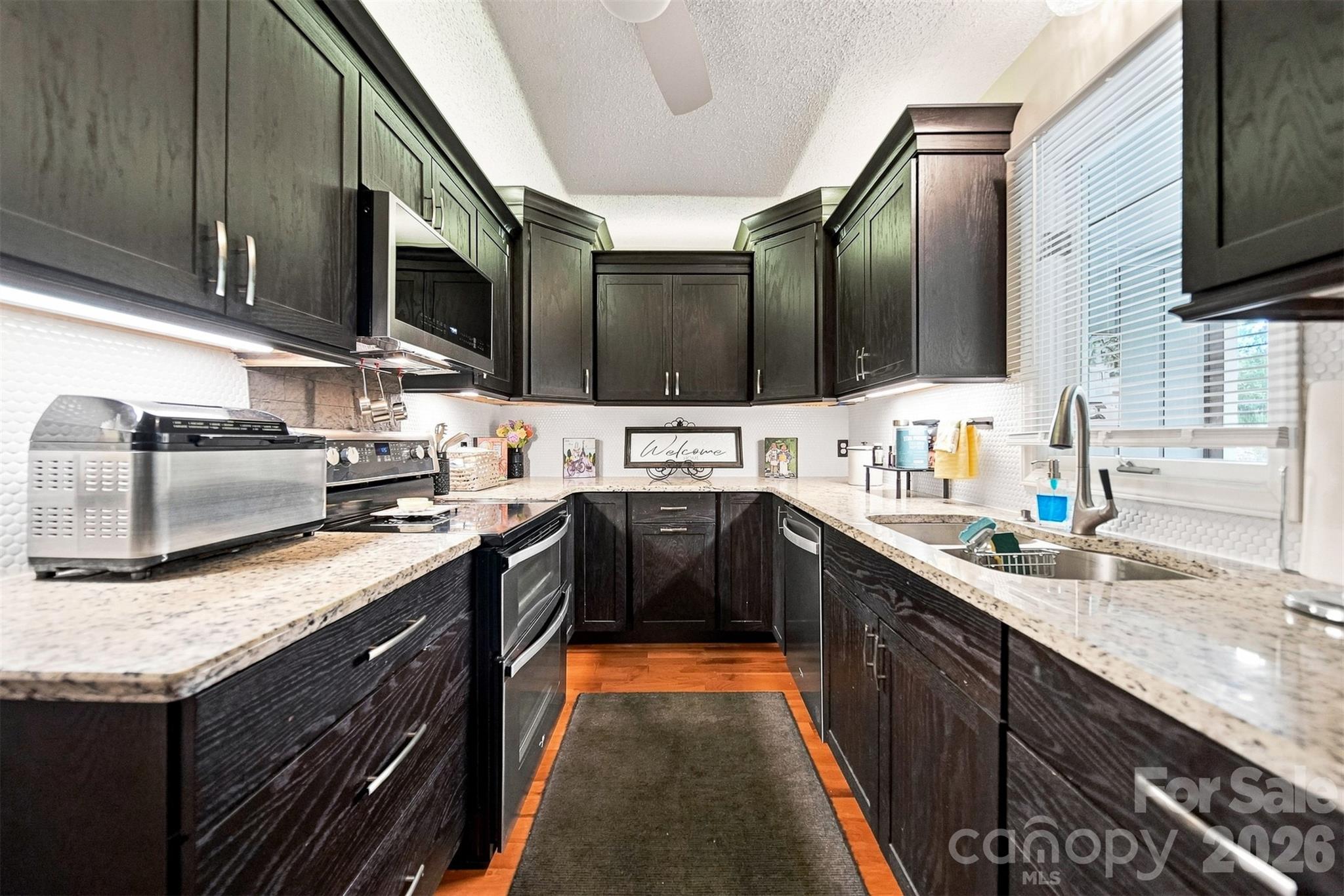 1007 21st Avenue NE — Hickory