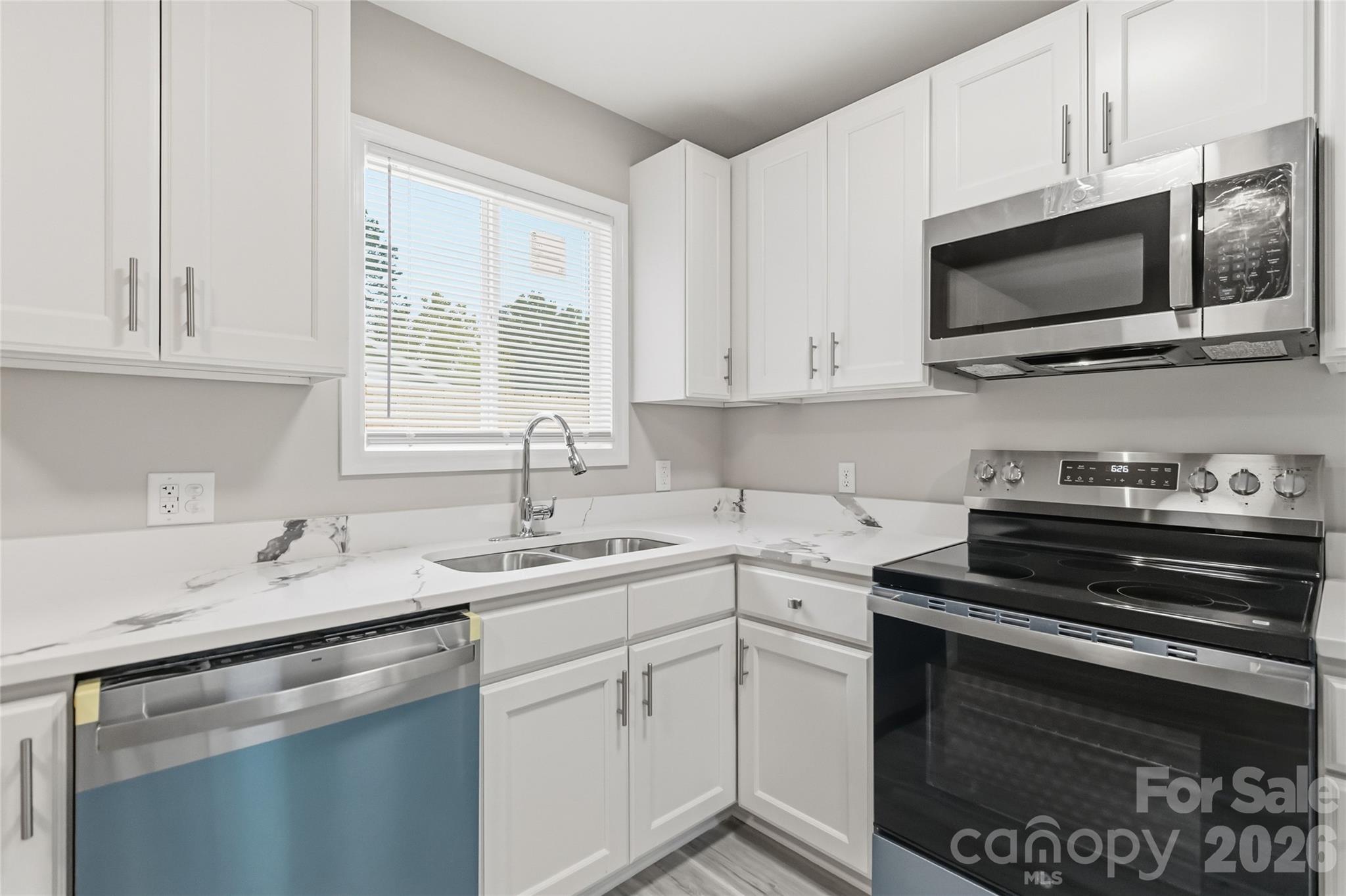 412 E Mclelland Avenue — Mooresville