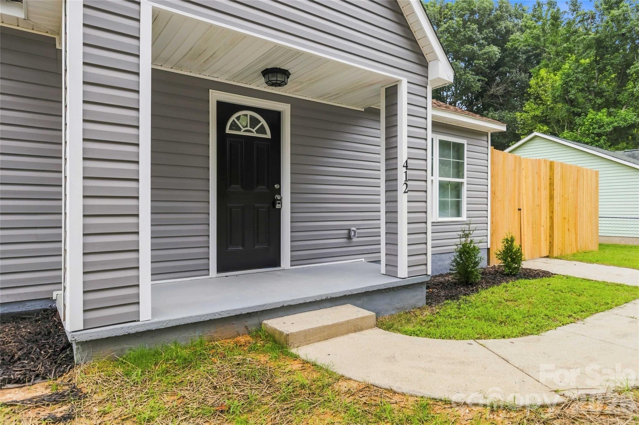 412 E Mclelland Avenue — Mooresville