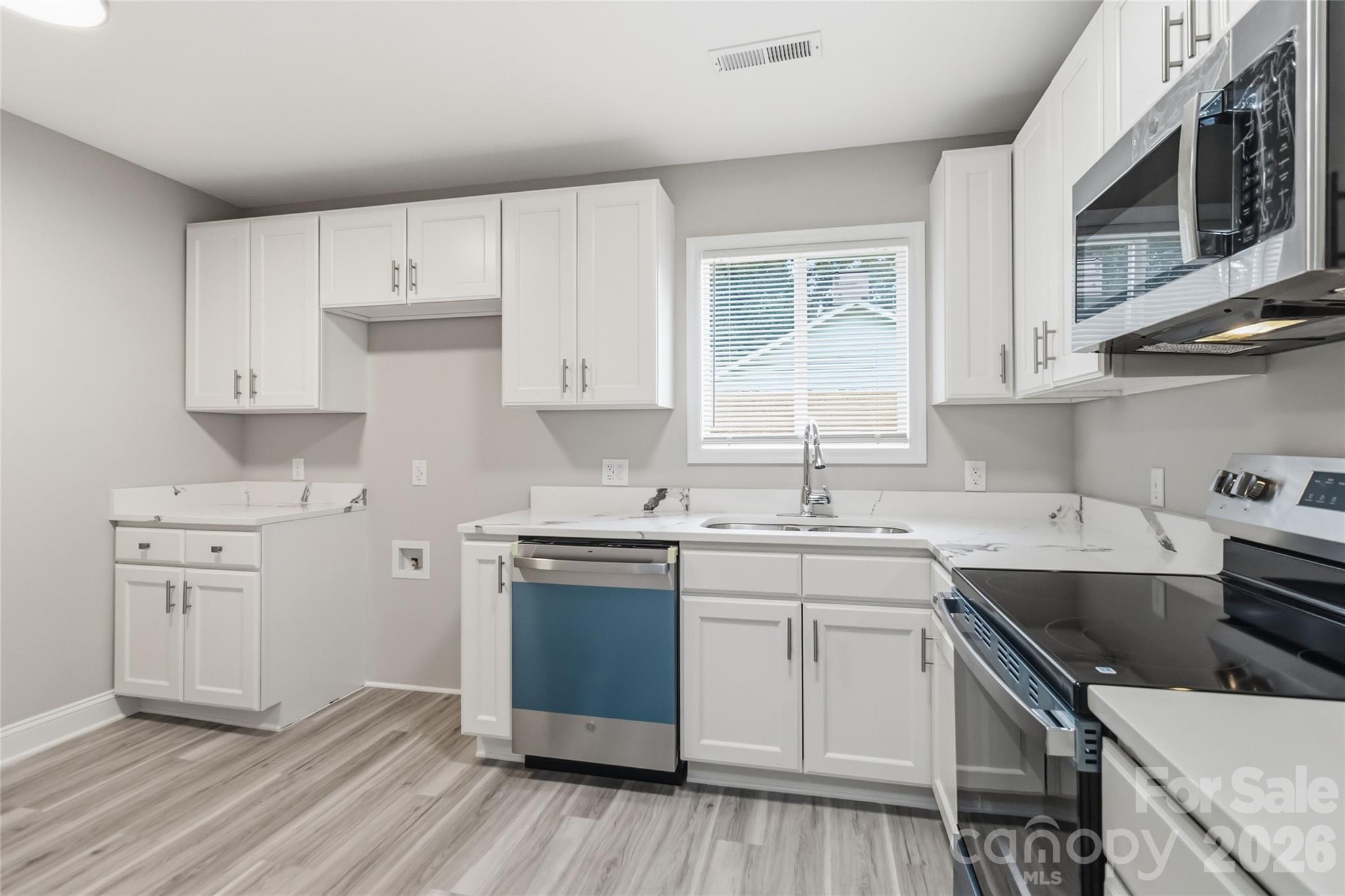 412 E Mclelland Avenue — Mooresville