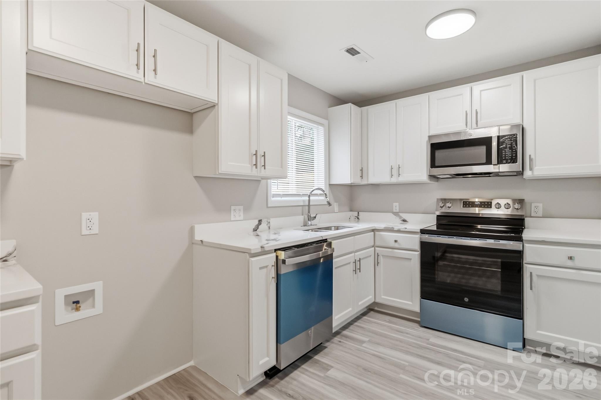 412 E Mclelland Avenue — Mooresville