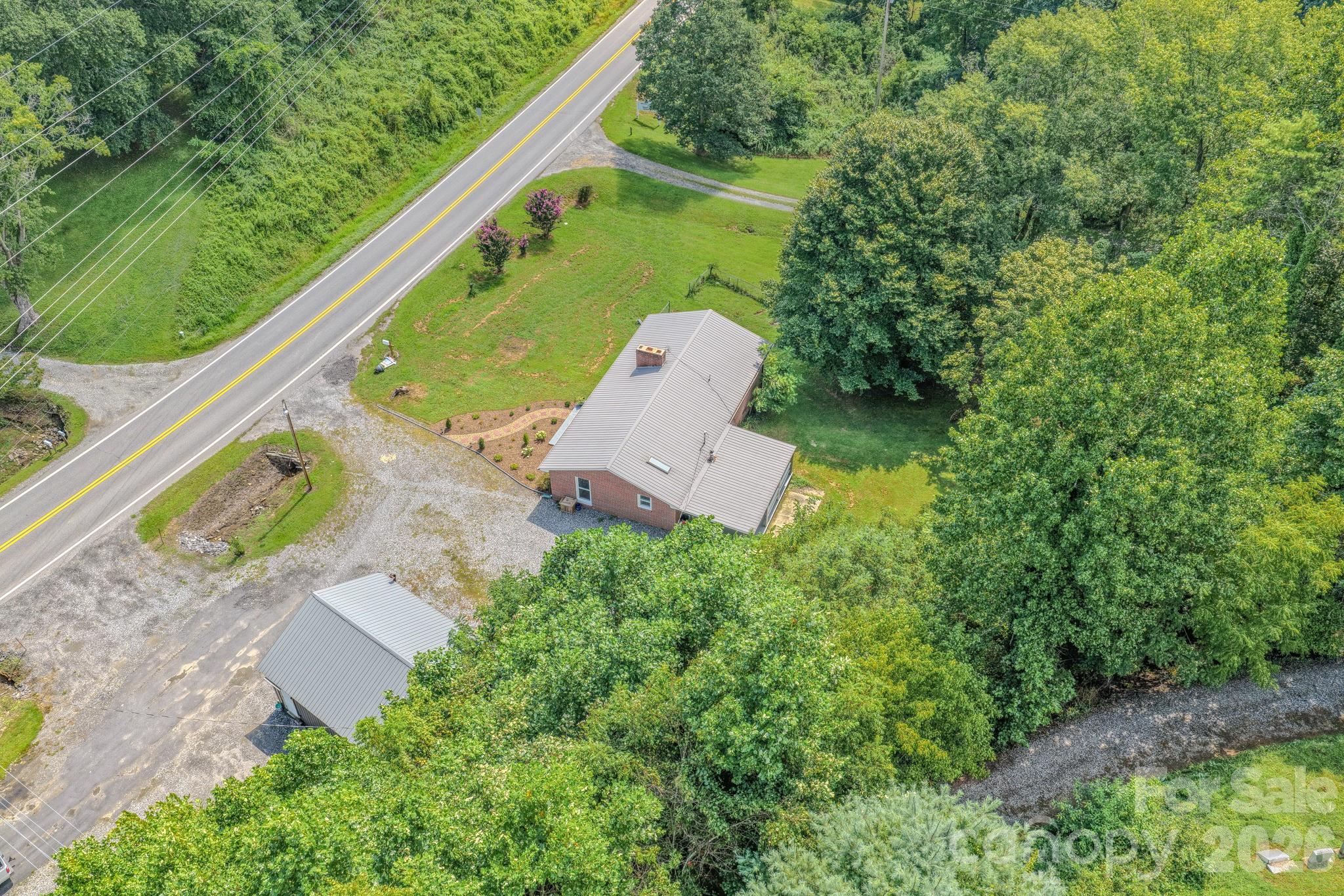8525 US 25/70 Highway — Marshall