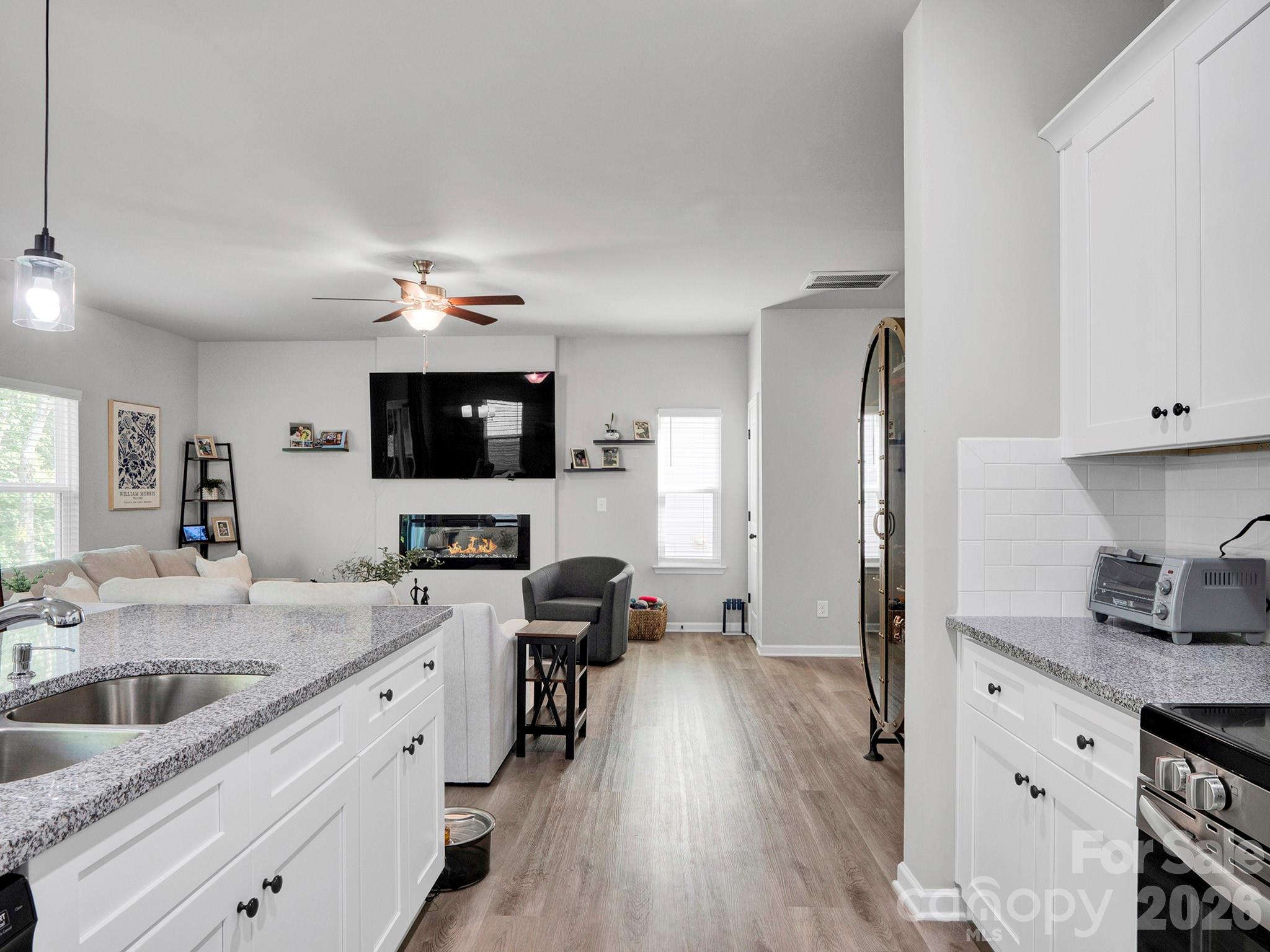 7203 Stoney Wood Lane — Charlotte