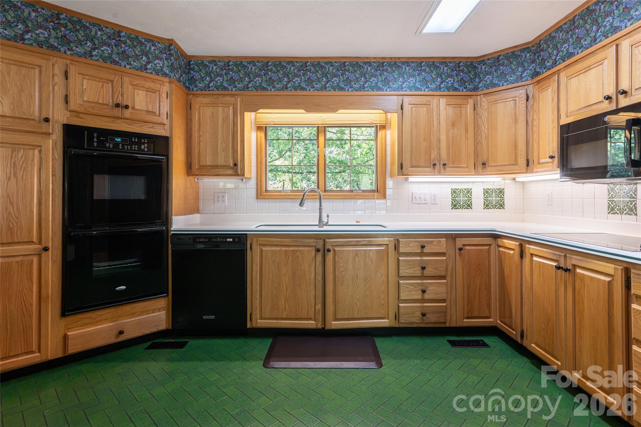 25 E Forest Road — Asheville