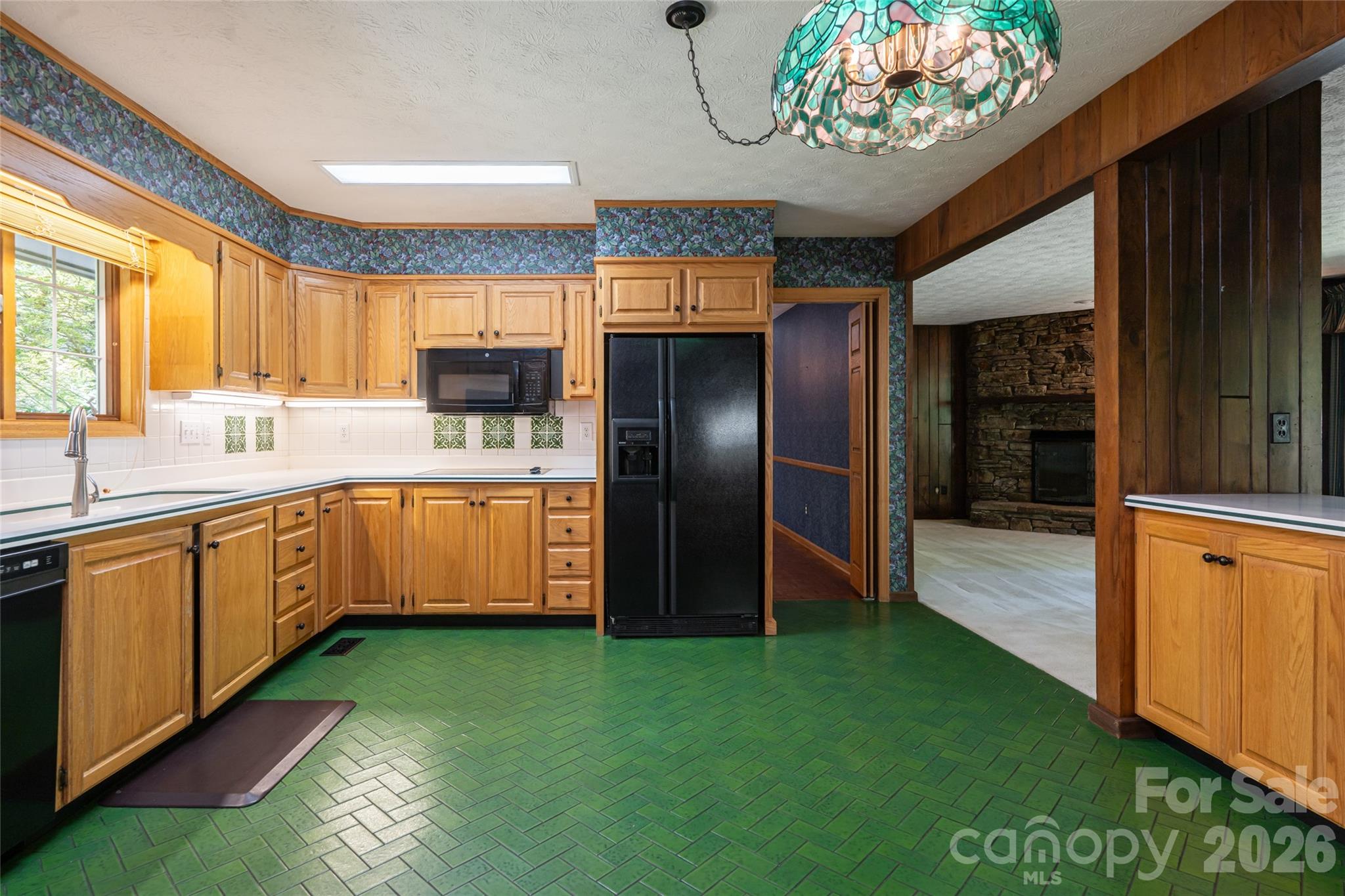 25 E Forest Road — Asheville
