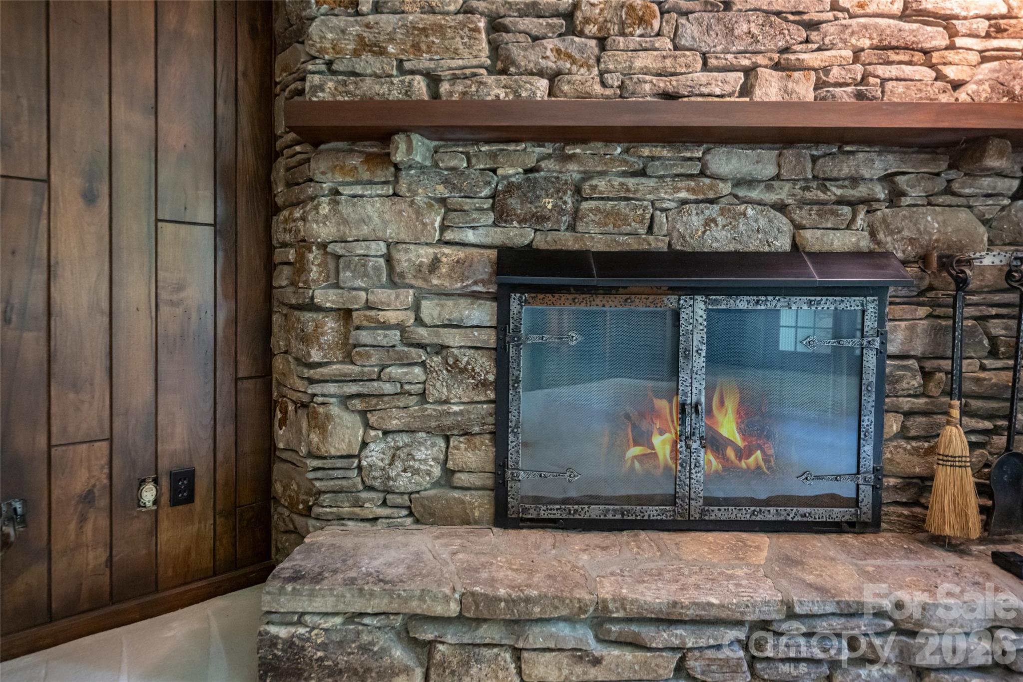 25 E Forest Road — Asheville