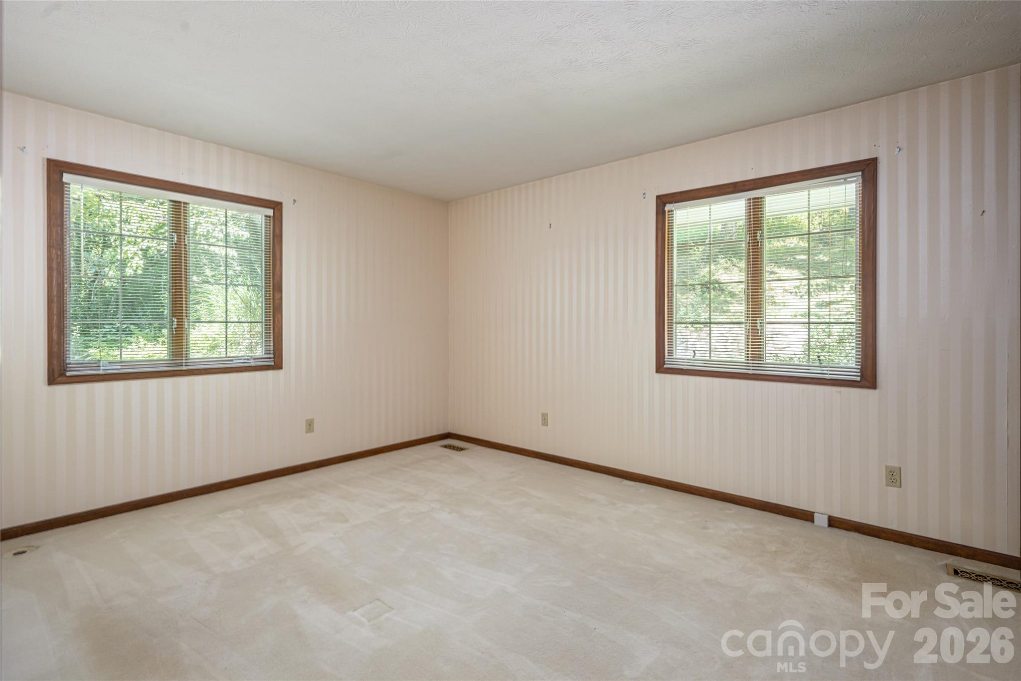 25 E Forest Road — Asheville