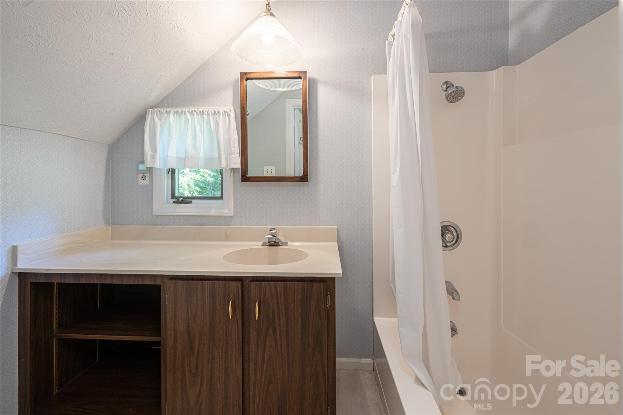 25 E Forest Road — Asheville