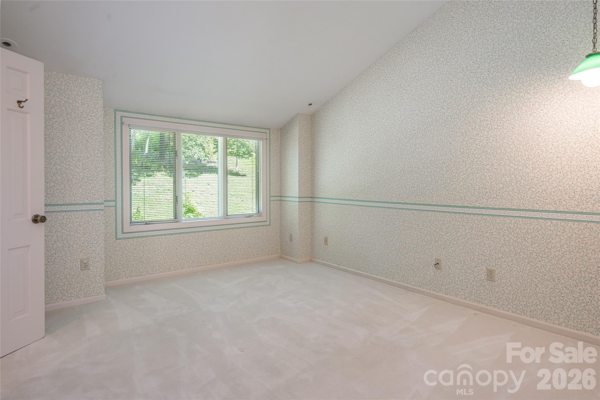 25 E Forest Road — Asheville