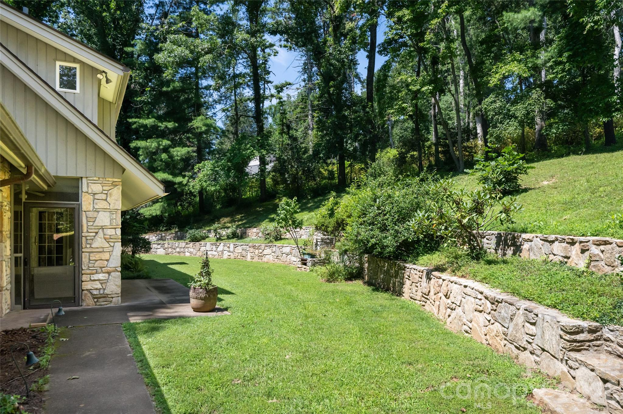25 E Forest Road — Asheville