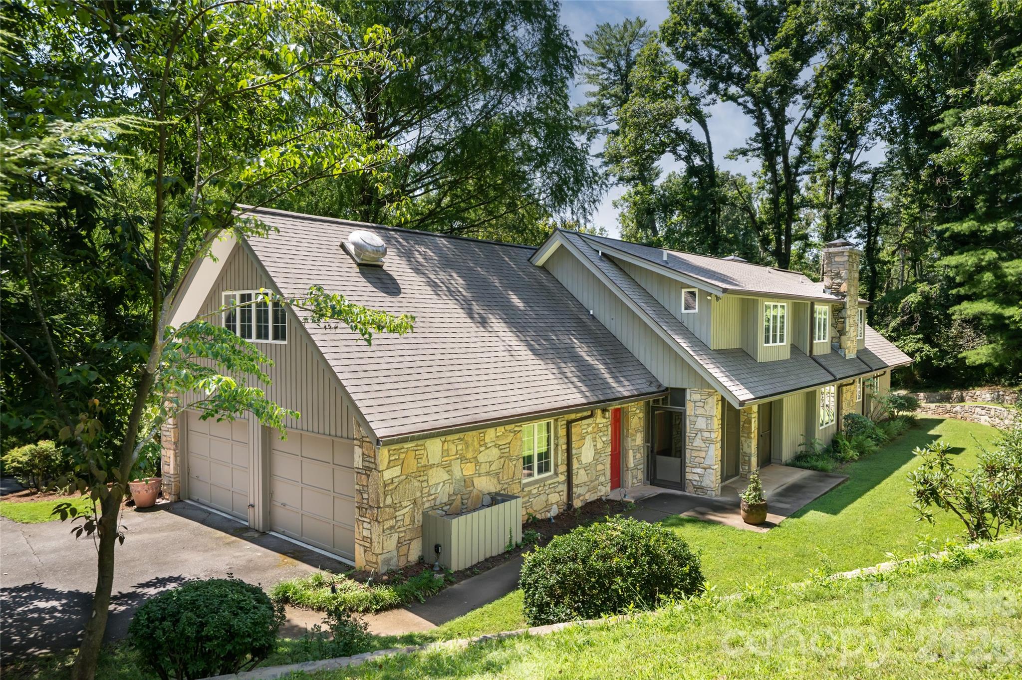 25 E Forest Road — Asheville
