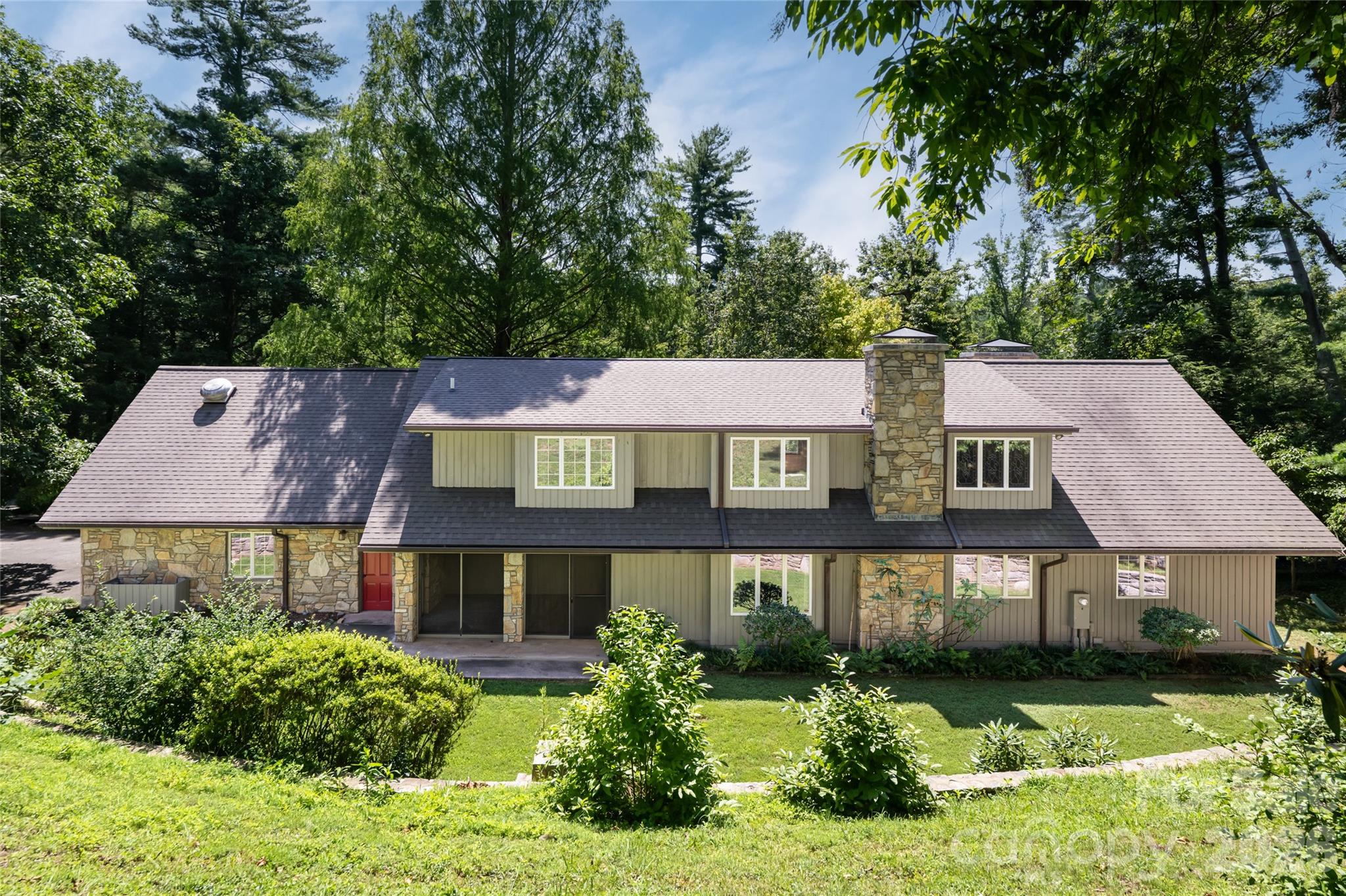 25 E Forest Road — Asheville