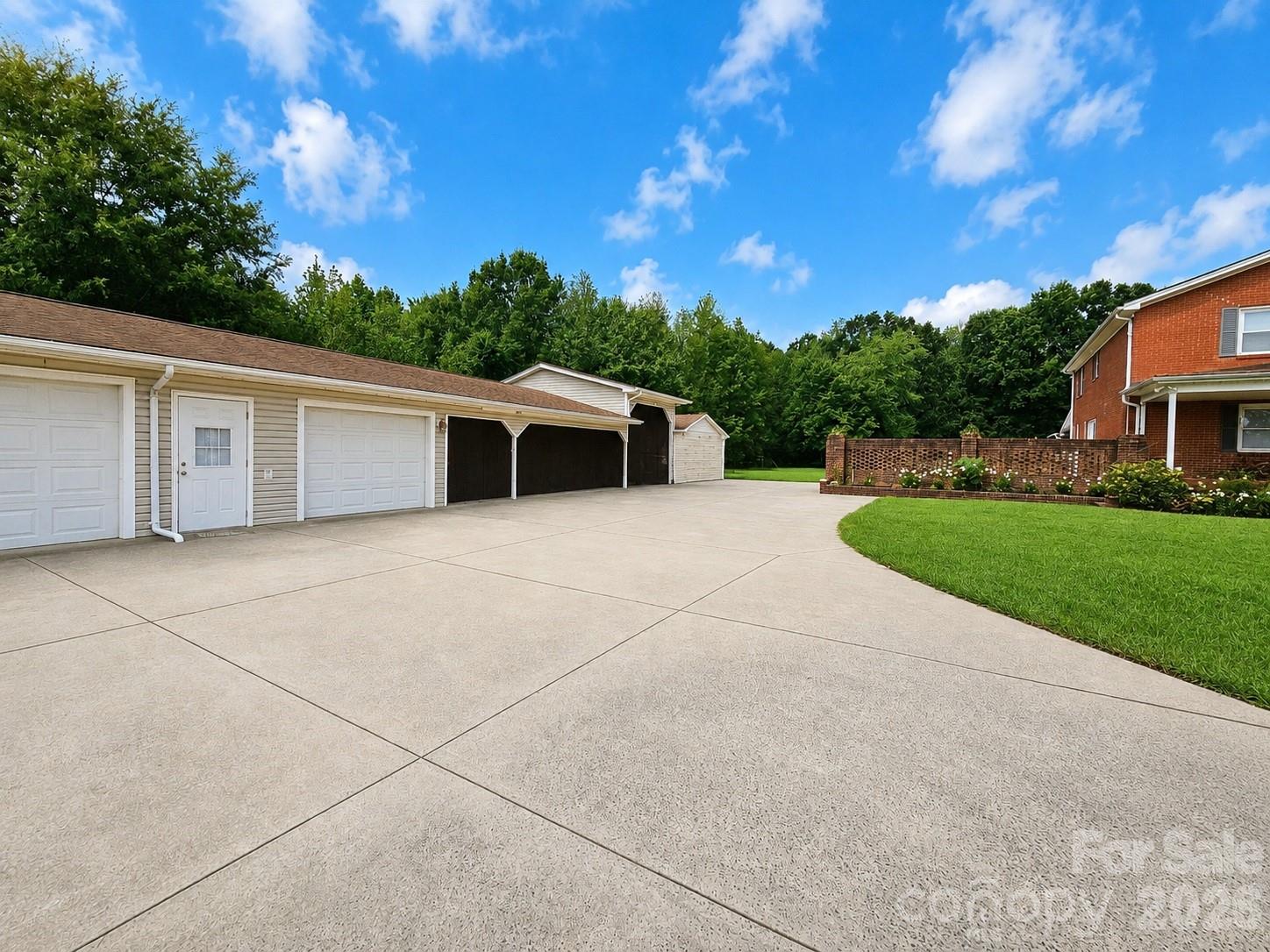 907 Sikes Mill Road — Monroe