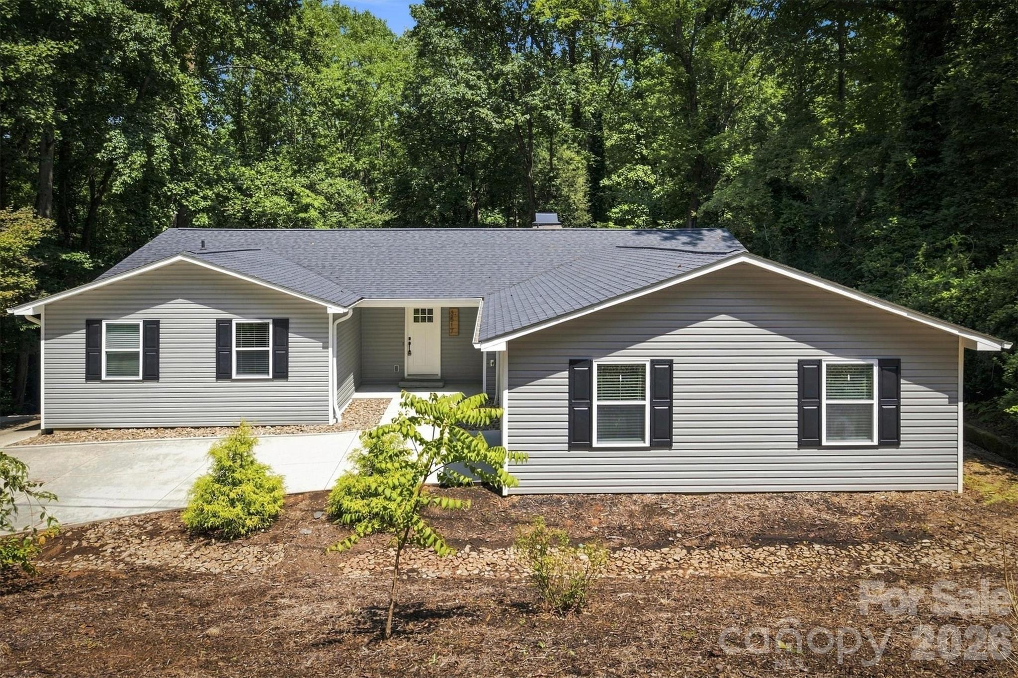 3517 Crestwood Drive — Morganton