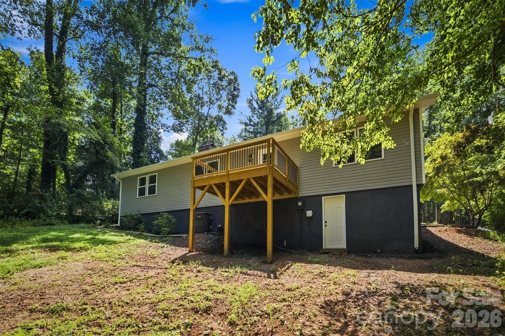 3517 Crestwood Drive — Morganton