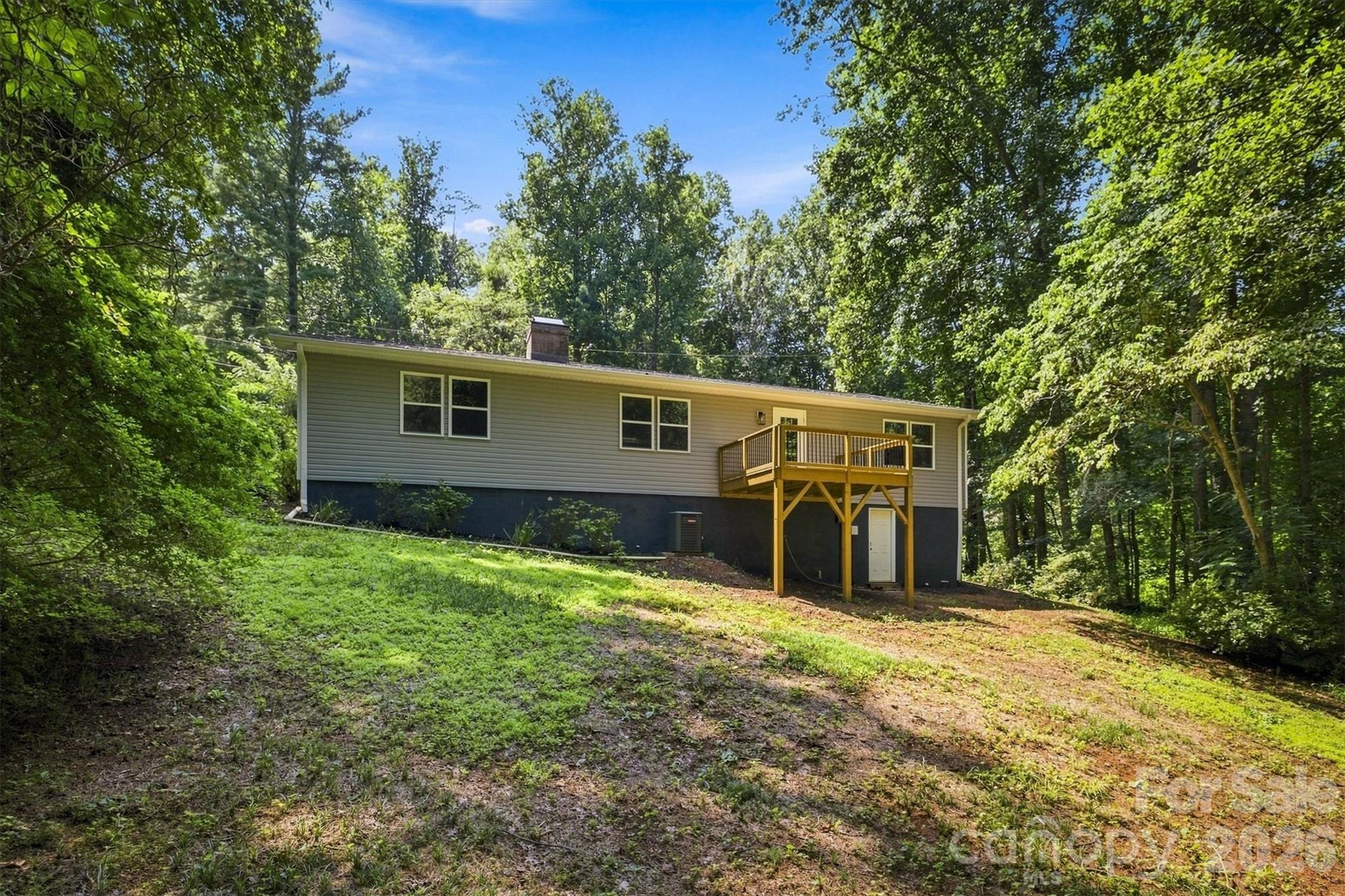 3517 Crestwood Drive — Morganton