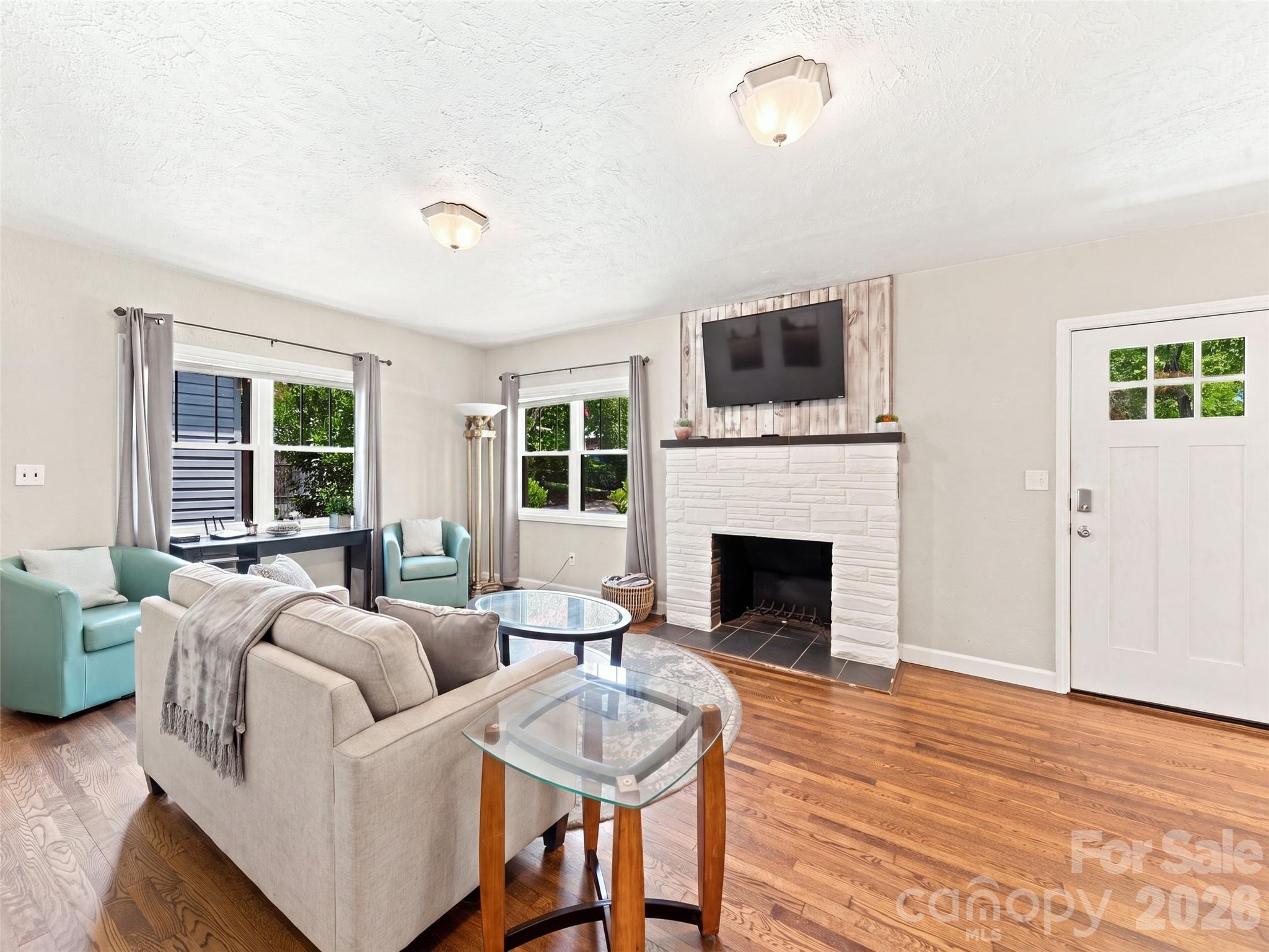 1909 Arlington Place — Hendersonville