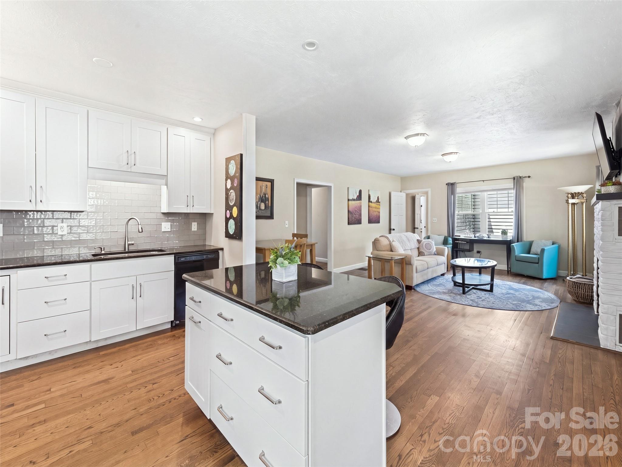 1909 Arlington Place — Hendersonville