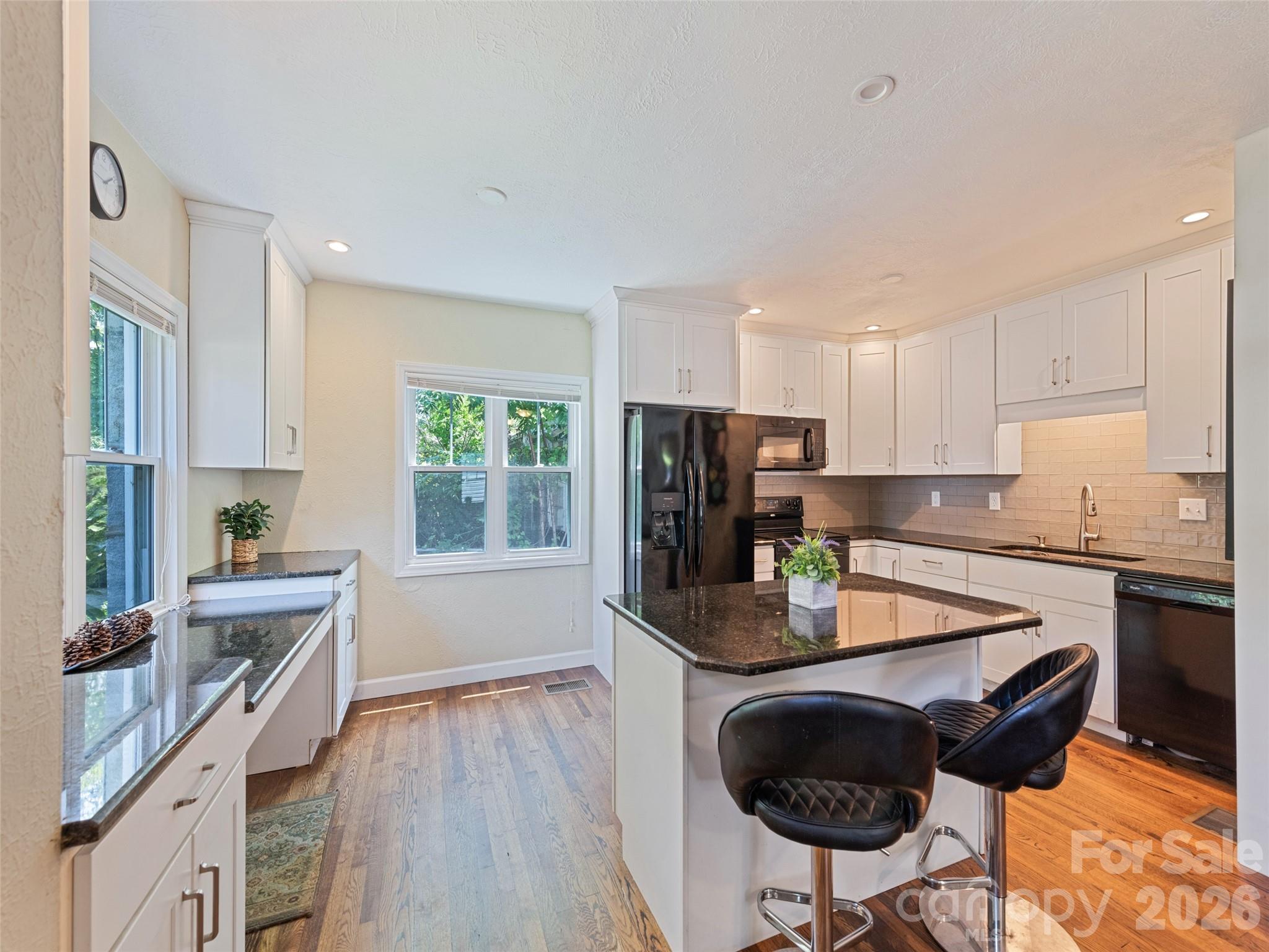 1909 Arlington Place — Hendersonville
