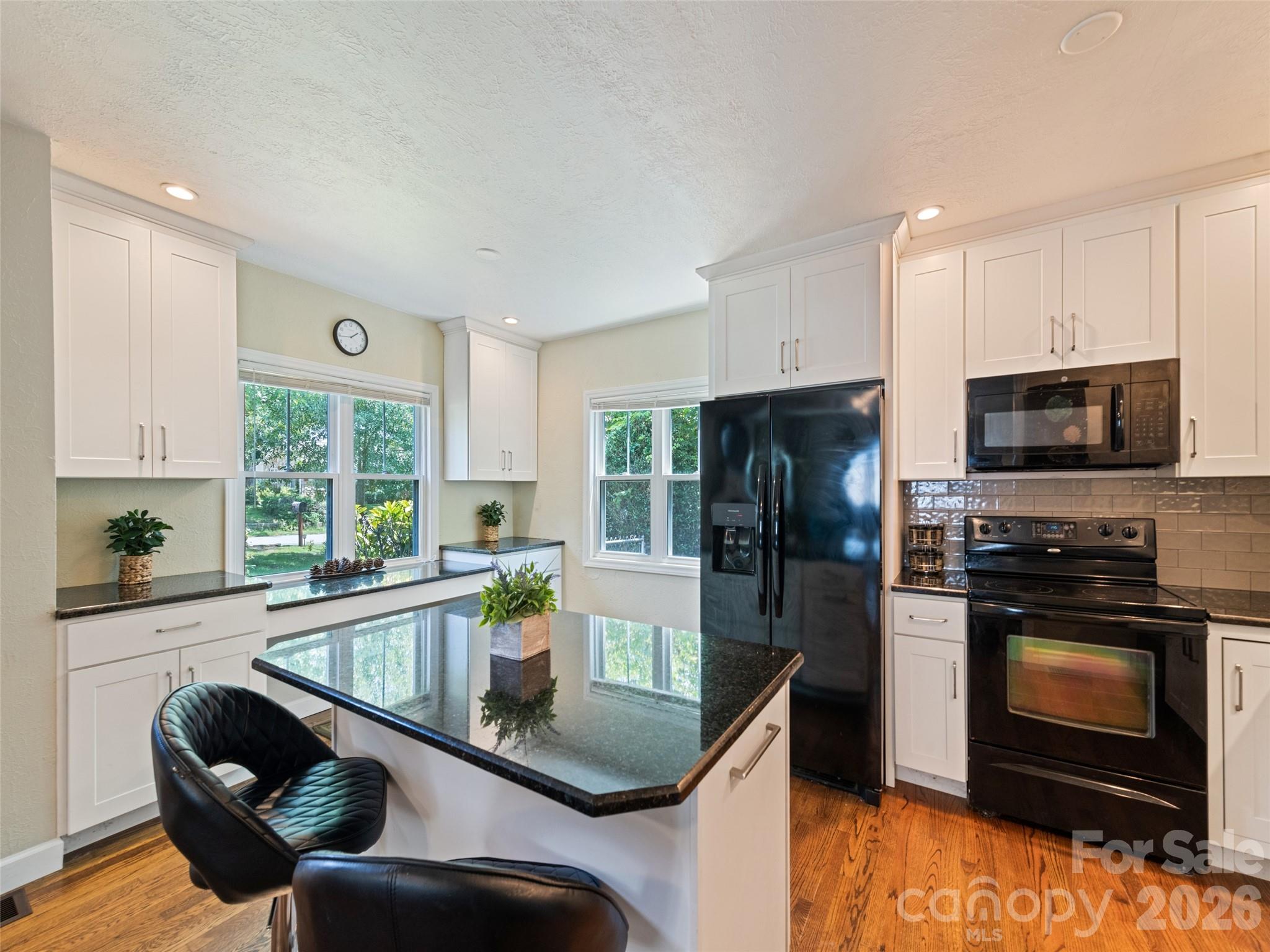 1909 Arlington Place — Hendersonville