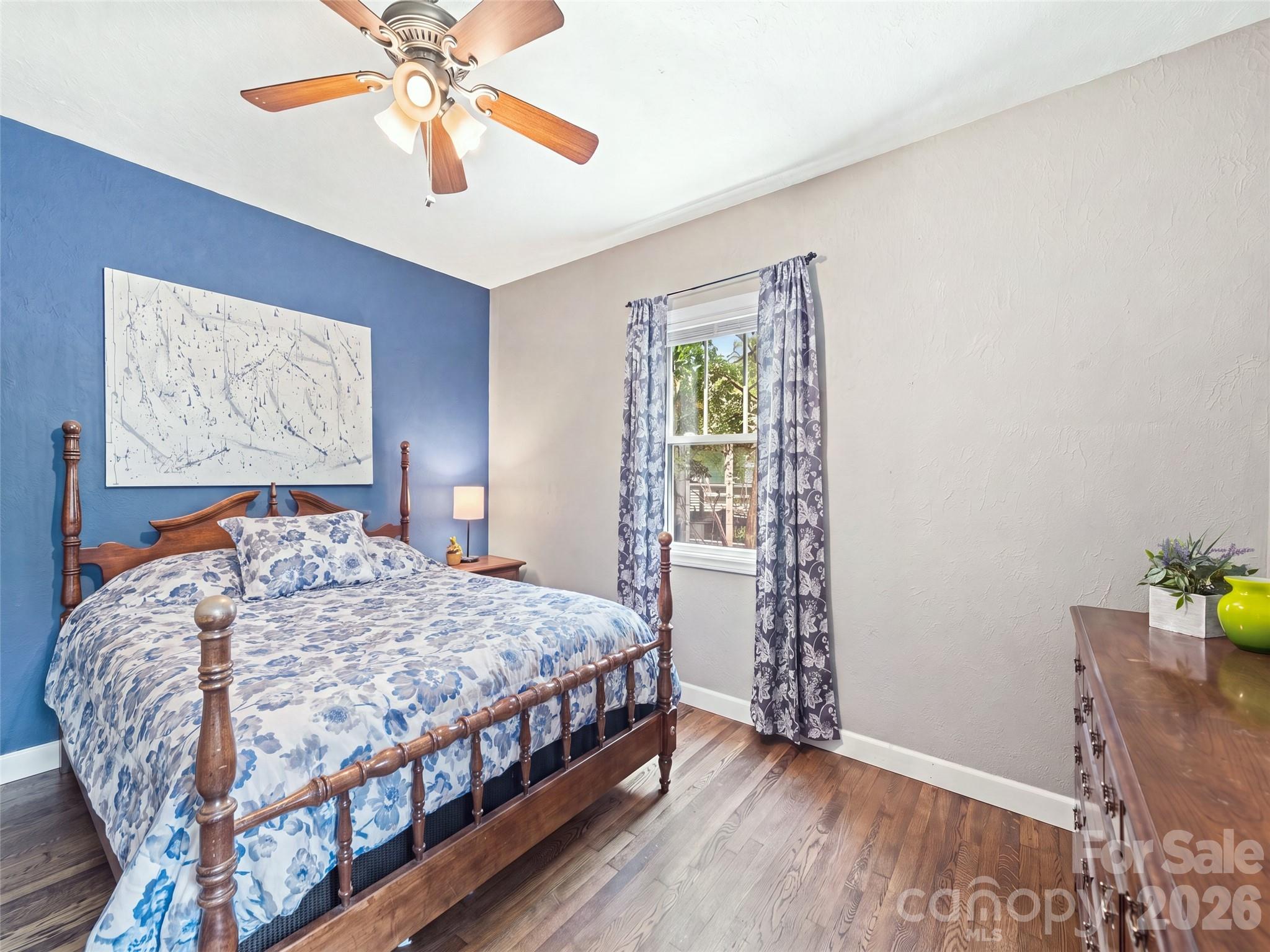 1909 Arlington Place — Hendersonville