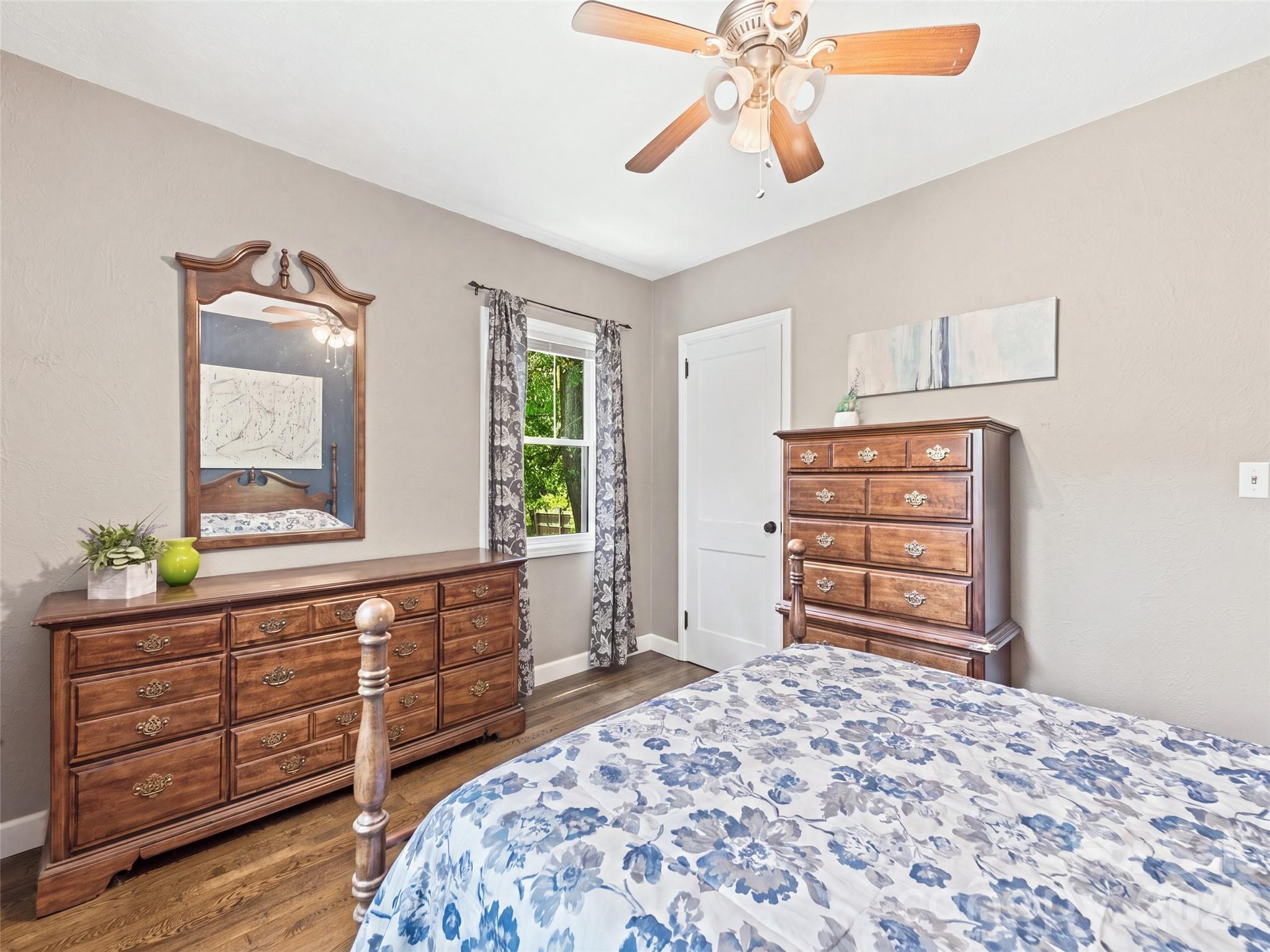 1909 Arlington Place — Hendersonville