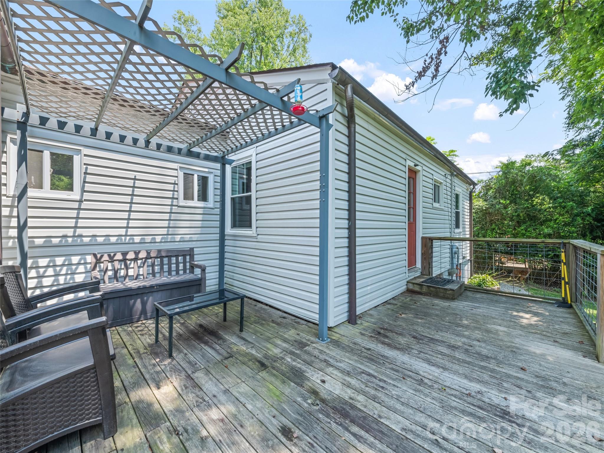 1909 Arlington Place — Hendersonville
