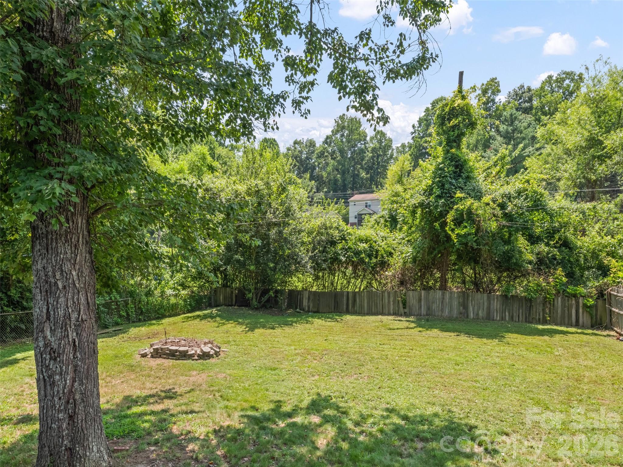 1909 Arlington Place — Hendersonville