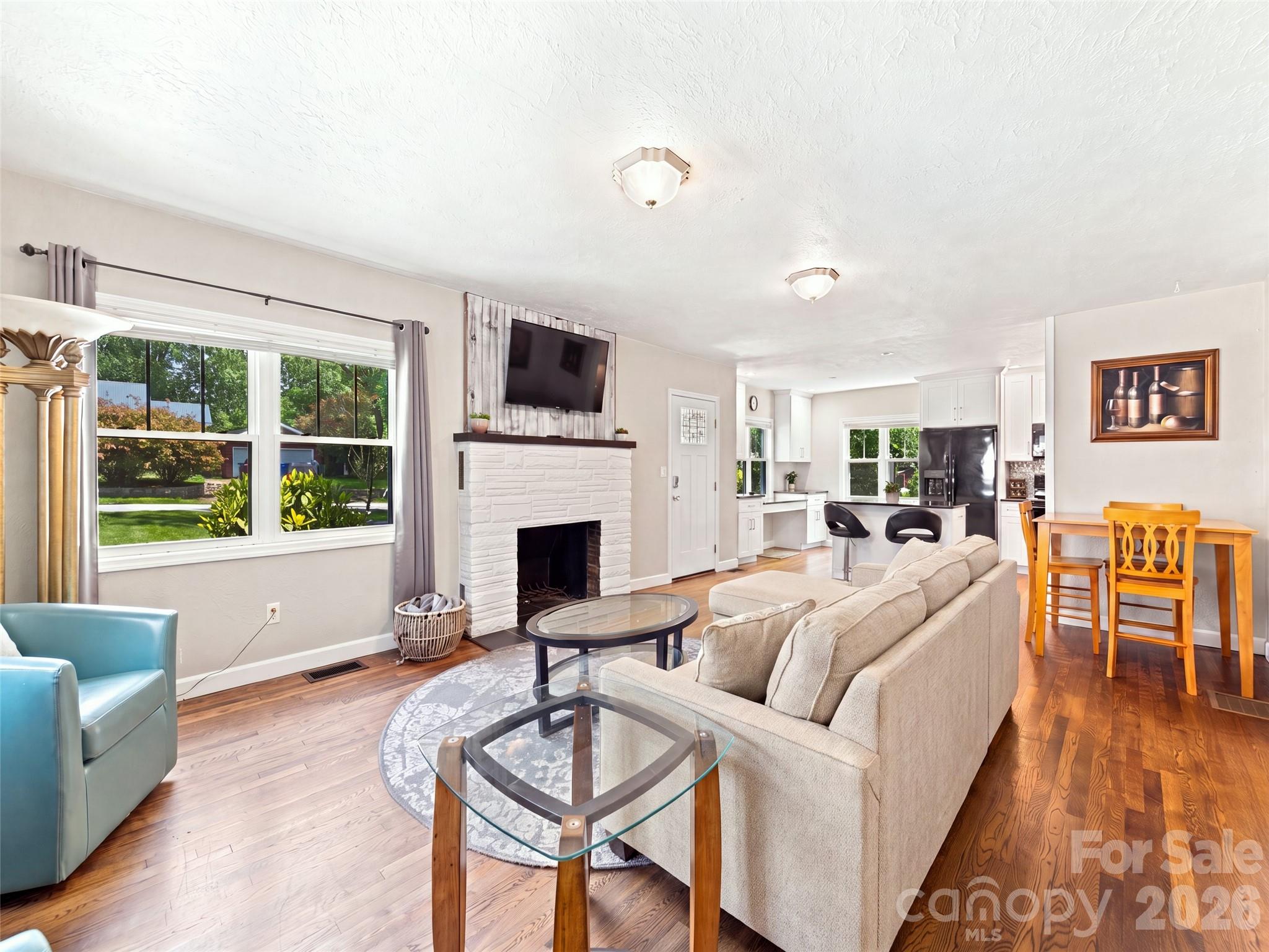 1909 Arlington Place — Hendersonville