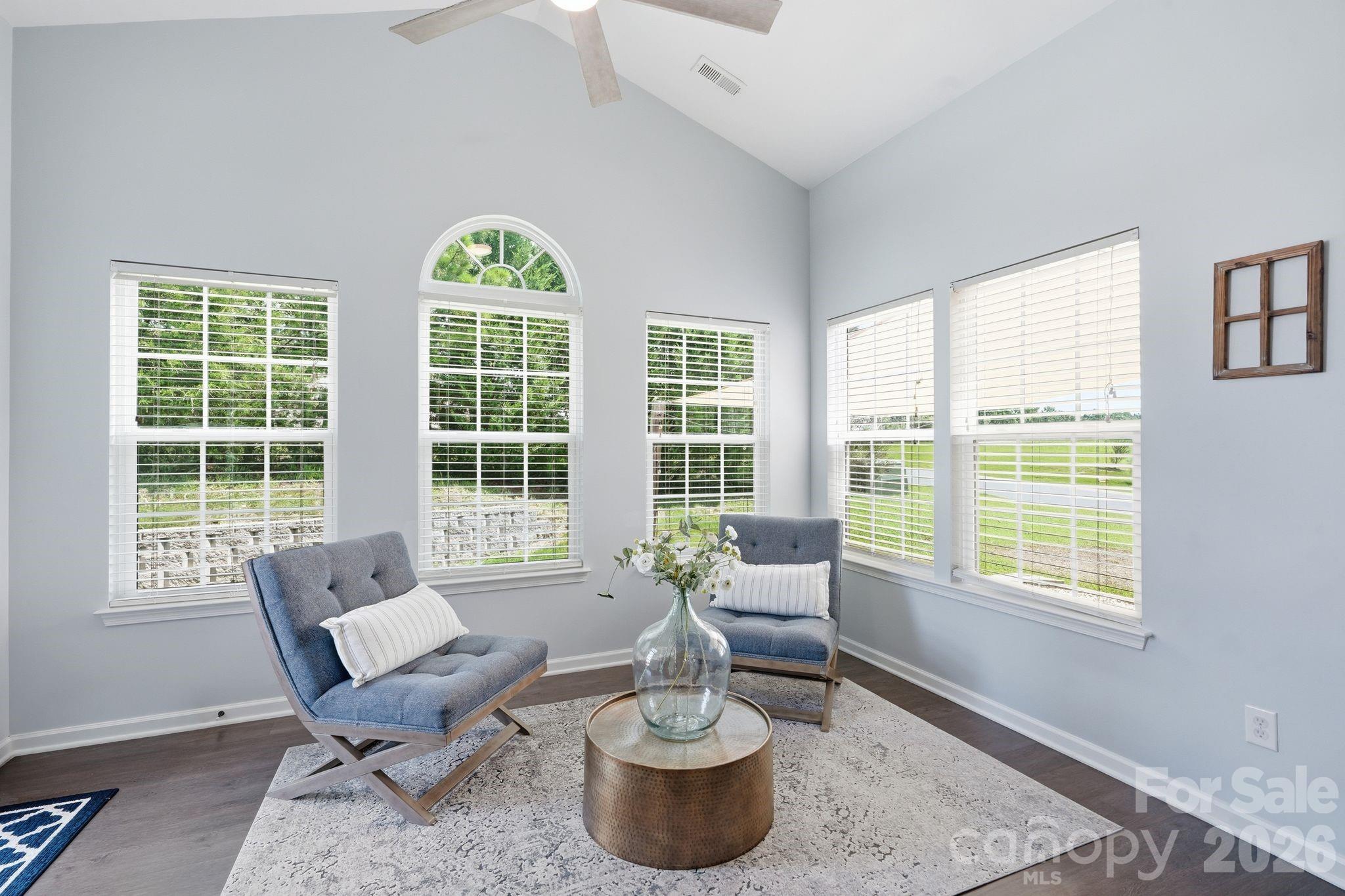 4851 Summerside Drive — Clover