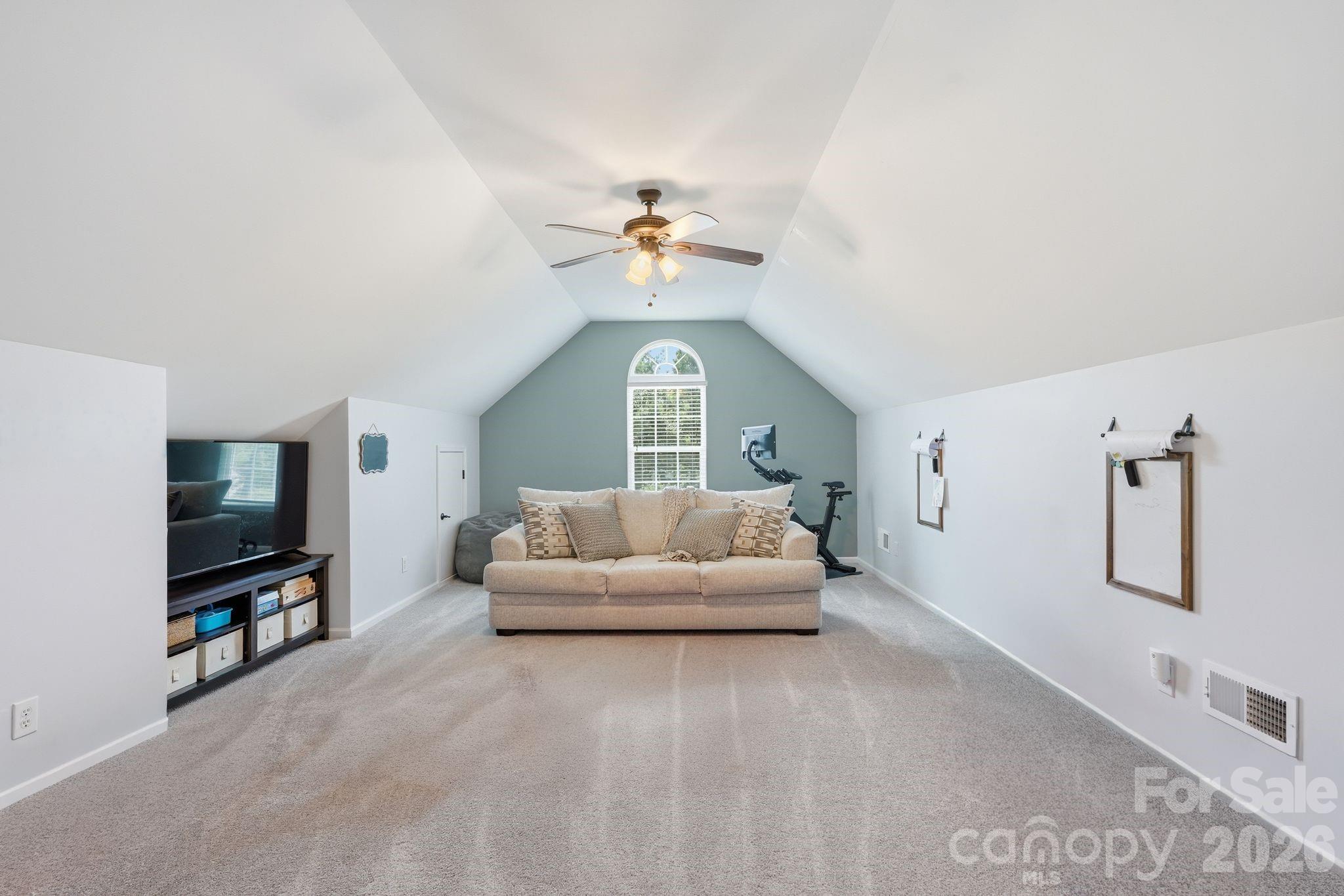 4851 Summerside Drive — Clover