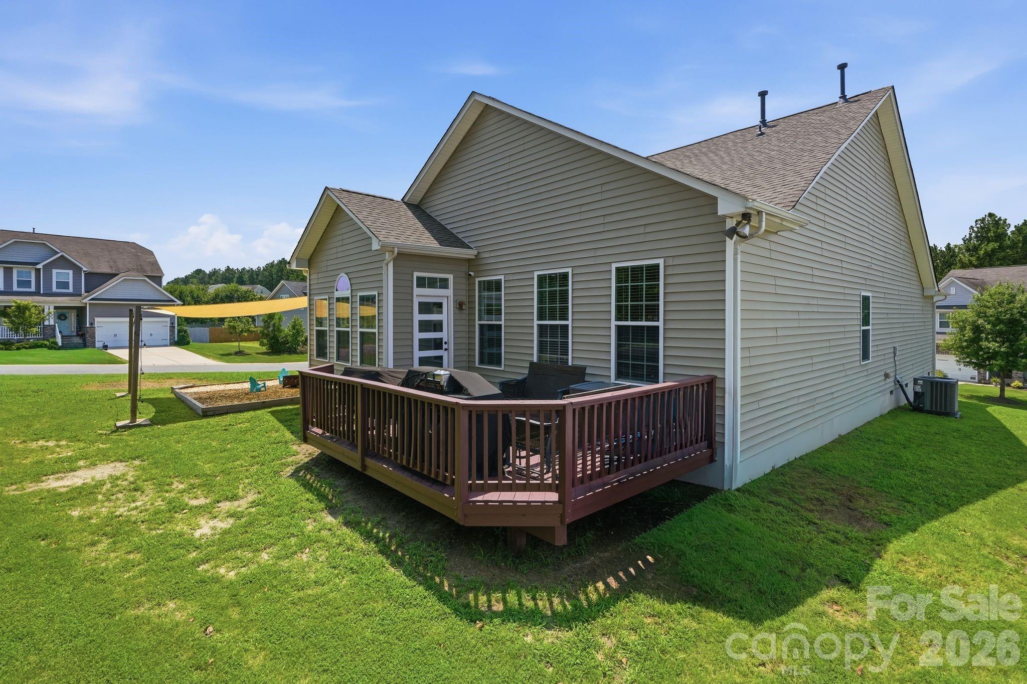 4851 Summerside Drive — Clover