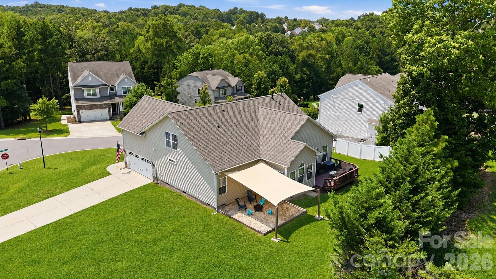 4851 Summerside Drive — Clover