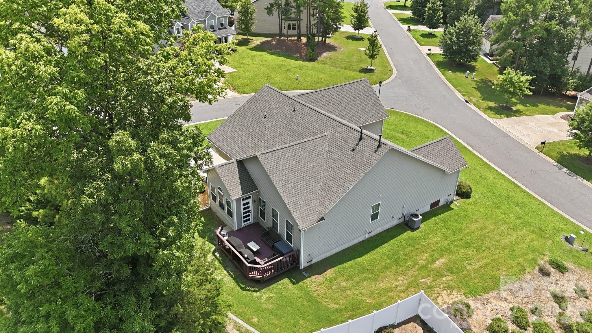 4851 Summerside Drive — Clover