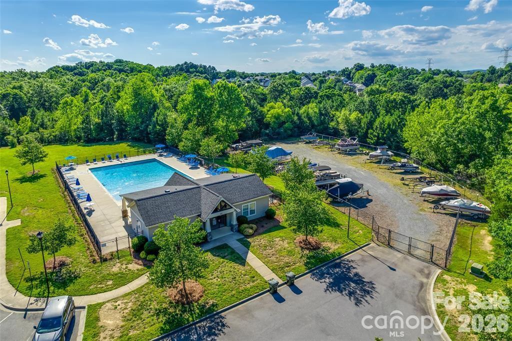 4851 Summerside Drive — Clover
