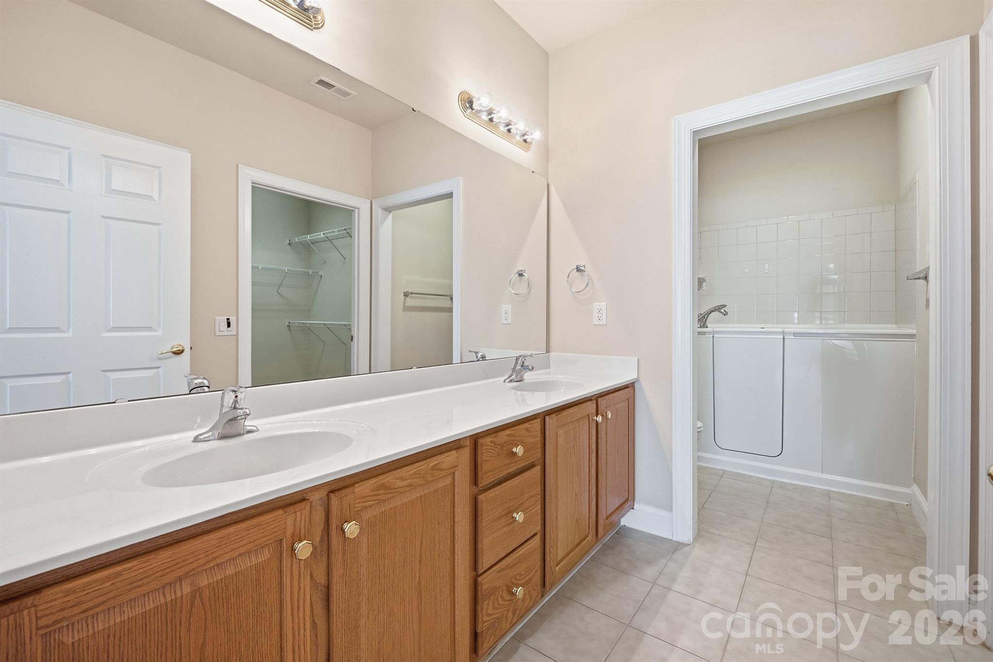 3221 Abbey Walk Lane — Matthews