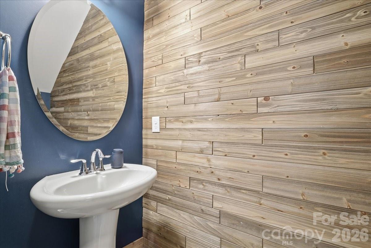 3829 Franklin Meadows Drive — Matthews