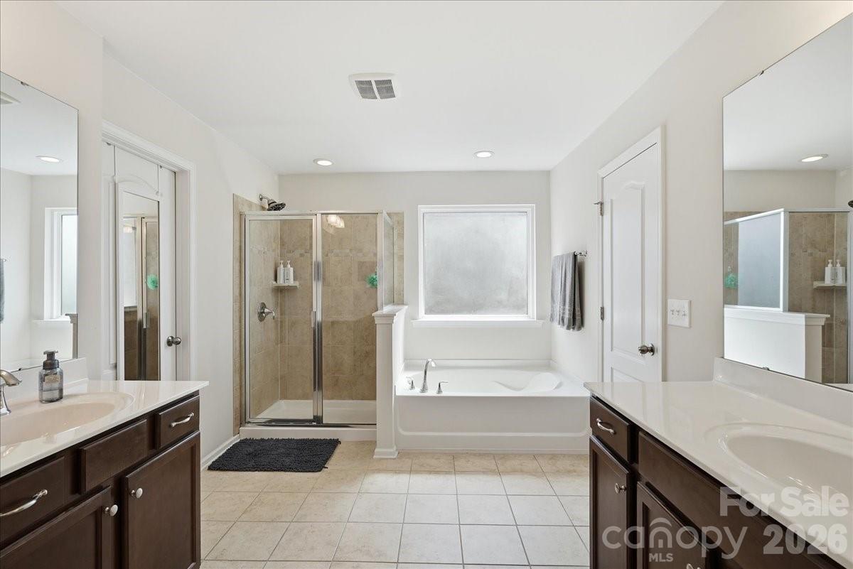3829 Franklin Meadows Drive — Matthews
