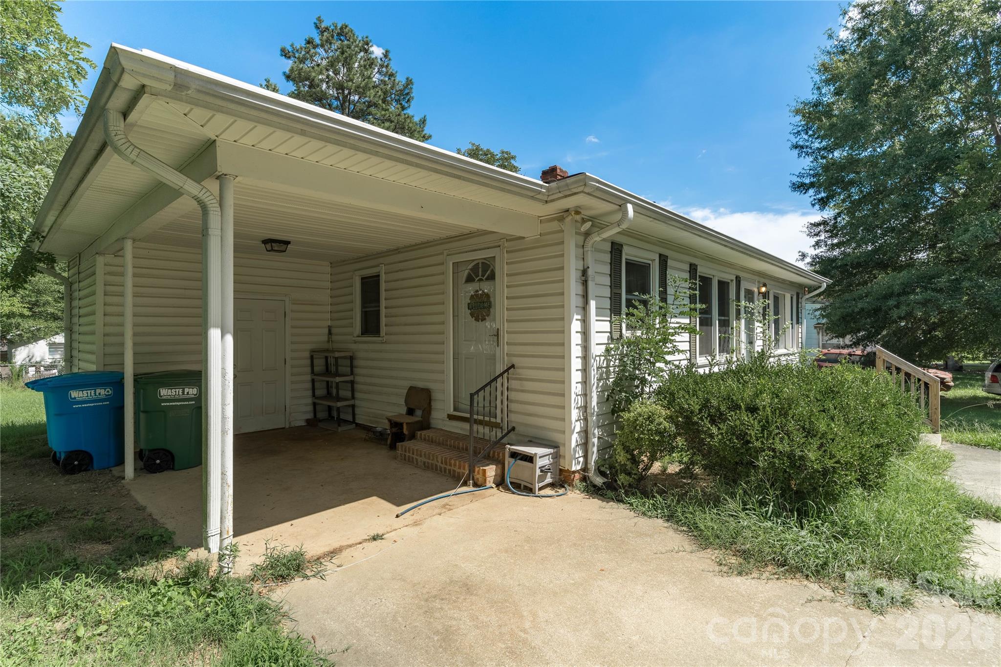 527 Washington Lane — Albemarle