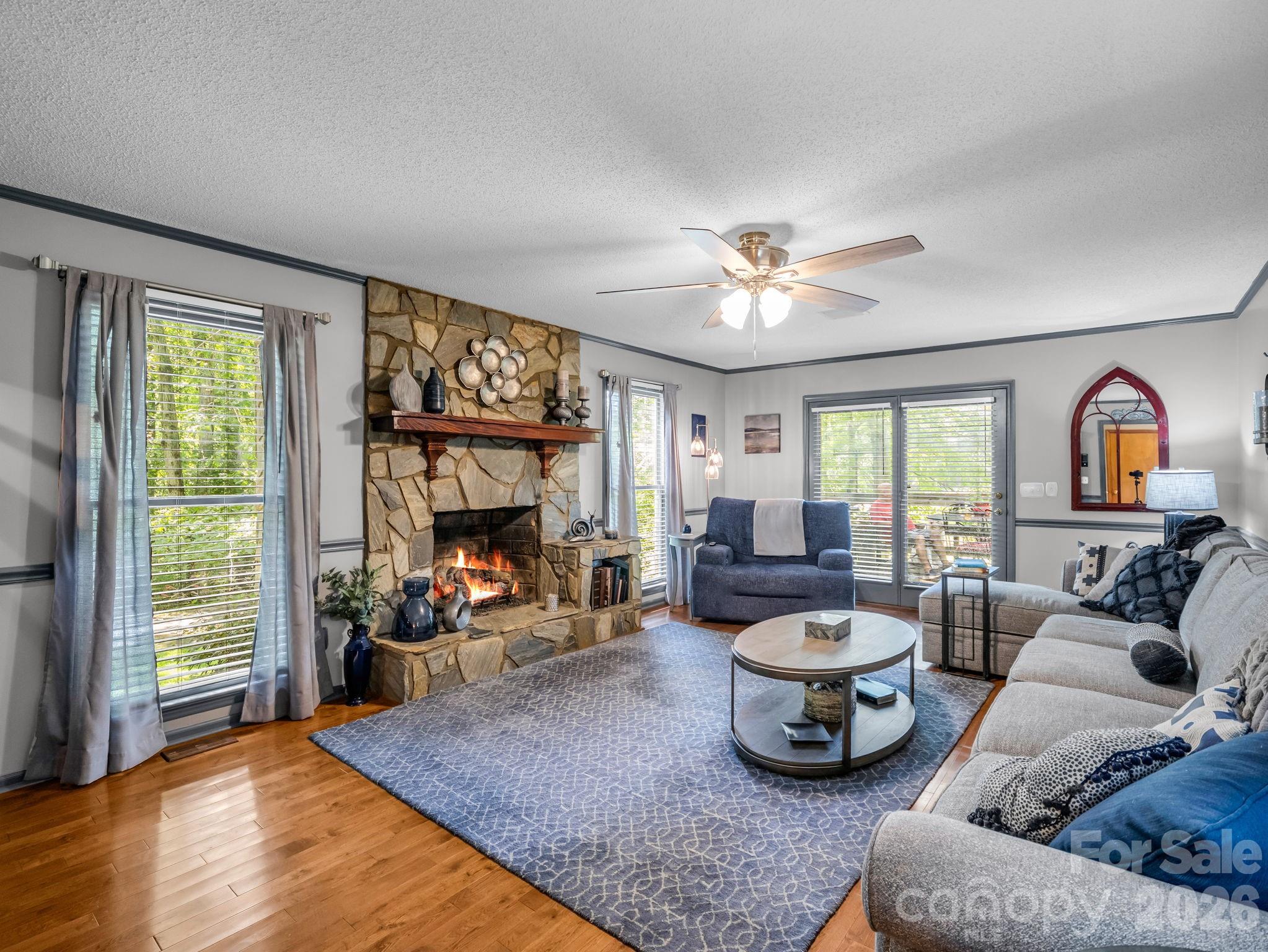 2829 W Stage Coach Trail — Shelby